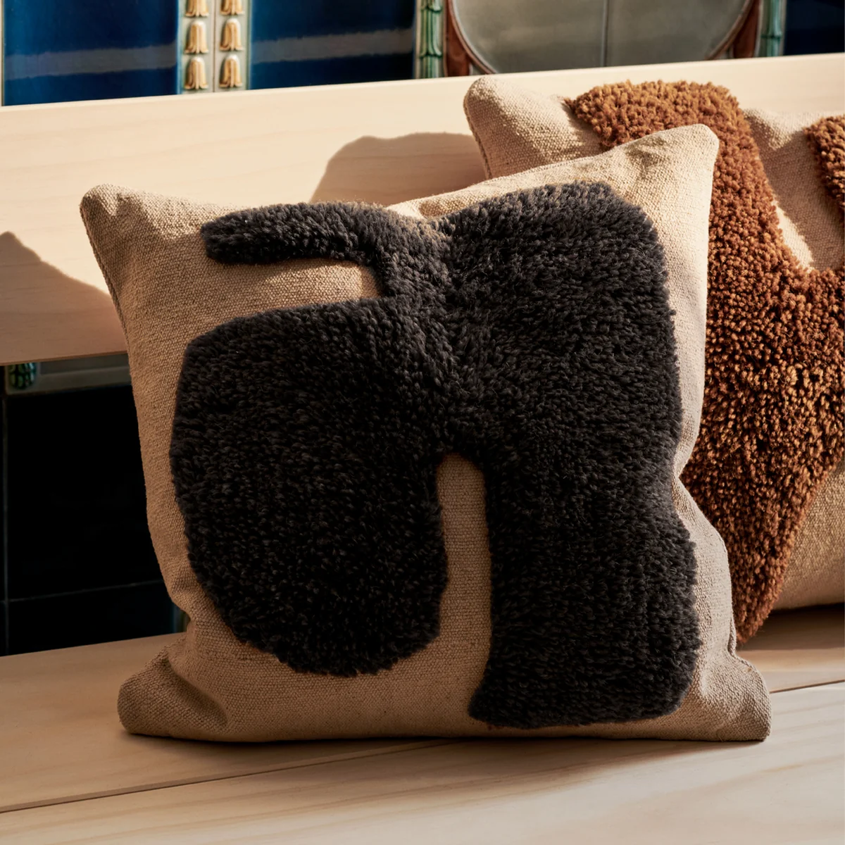 Ferm Living - Lay Kissen 50 x 50 cm, sand / dunkelbraun