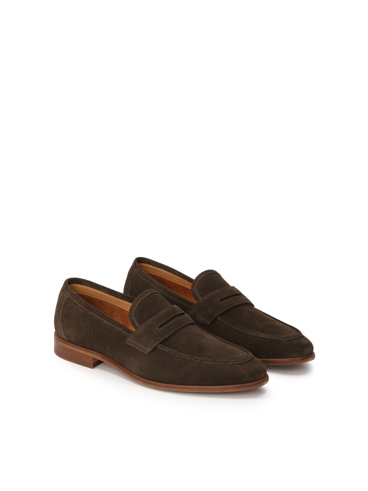 Men's suede loafers in brown color
