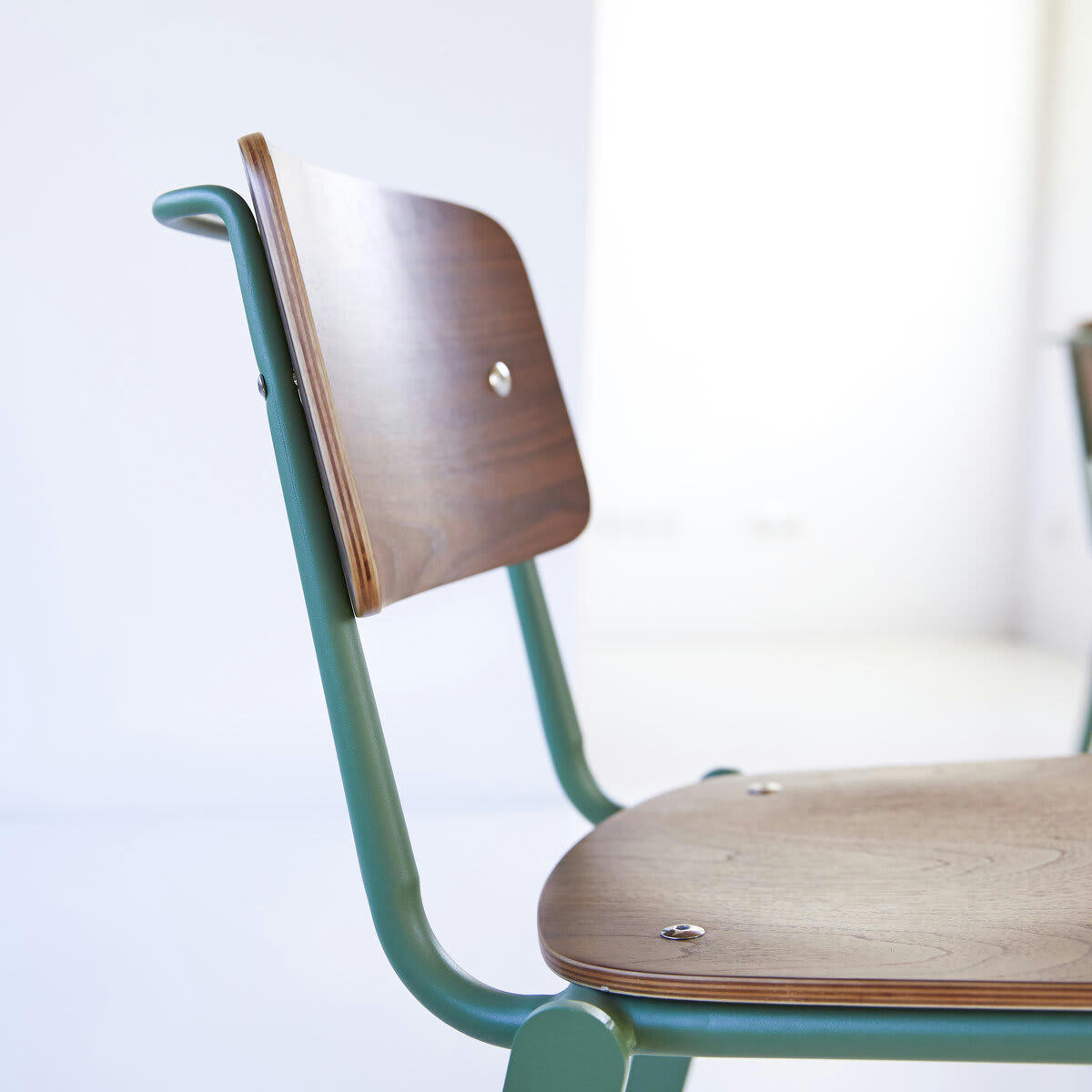 MIO - Chaise en noyer et métal lichen