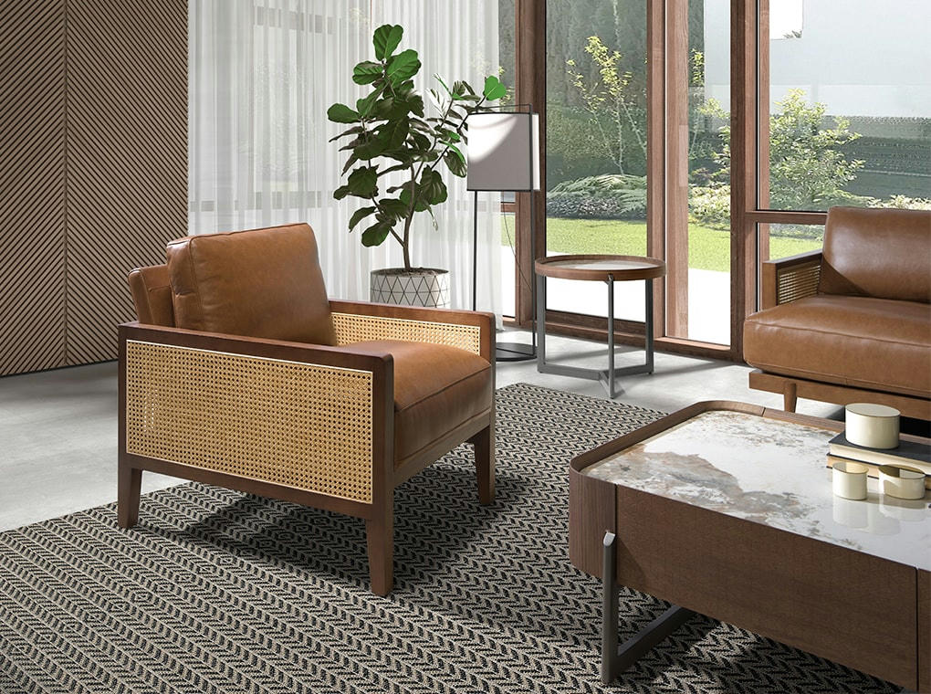 - Fauteuil en cuir marron