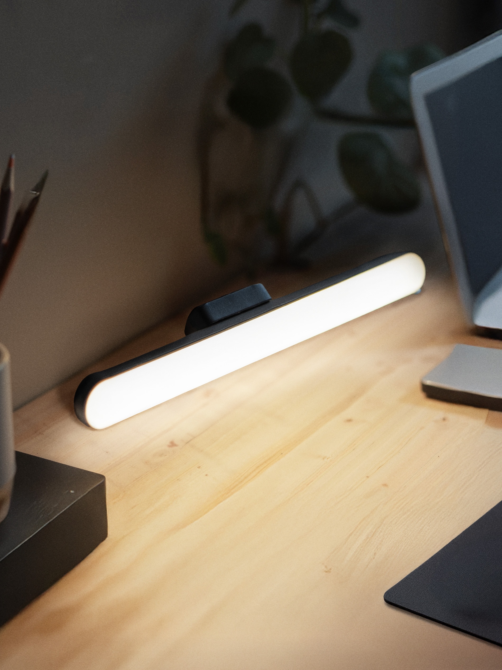 Kinkiet LED z magnetycznym uchwytem