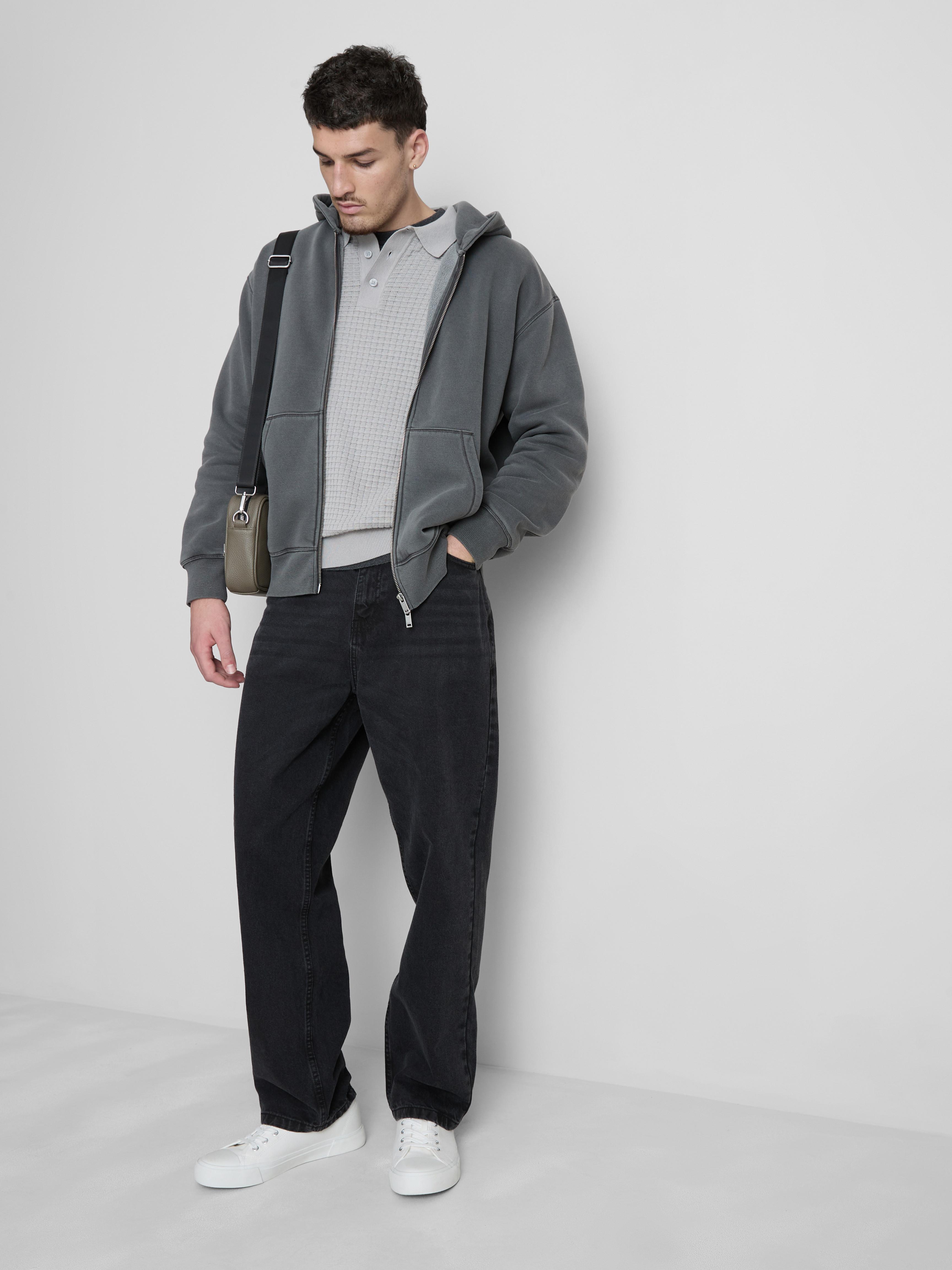 Mid-Rise Relaxed Straight Leg Jeans