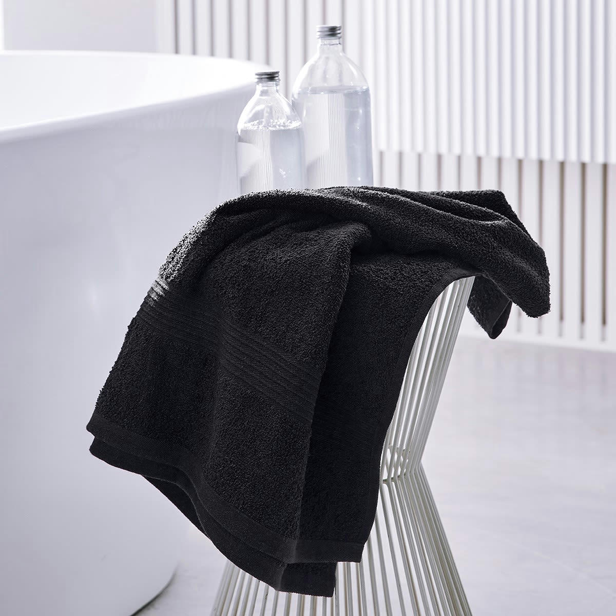 MEVAK BAÑO - Drap de bain uni en coton anthracite 70x130