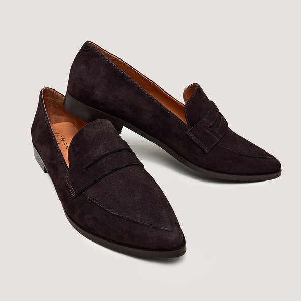 Mocassins à bouts pointusen velours marron foncé | AMIDA