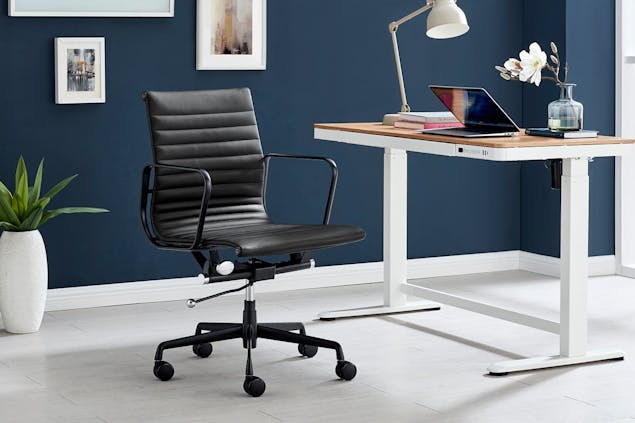 NNEKGStandard Matte Black Aluminium Low Back Office Chair (Black Leather)