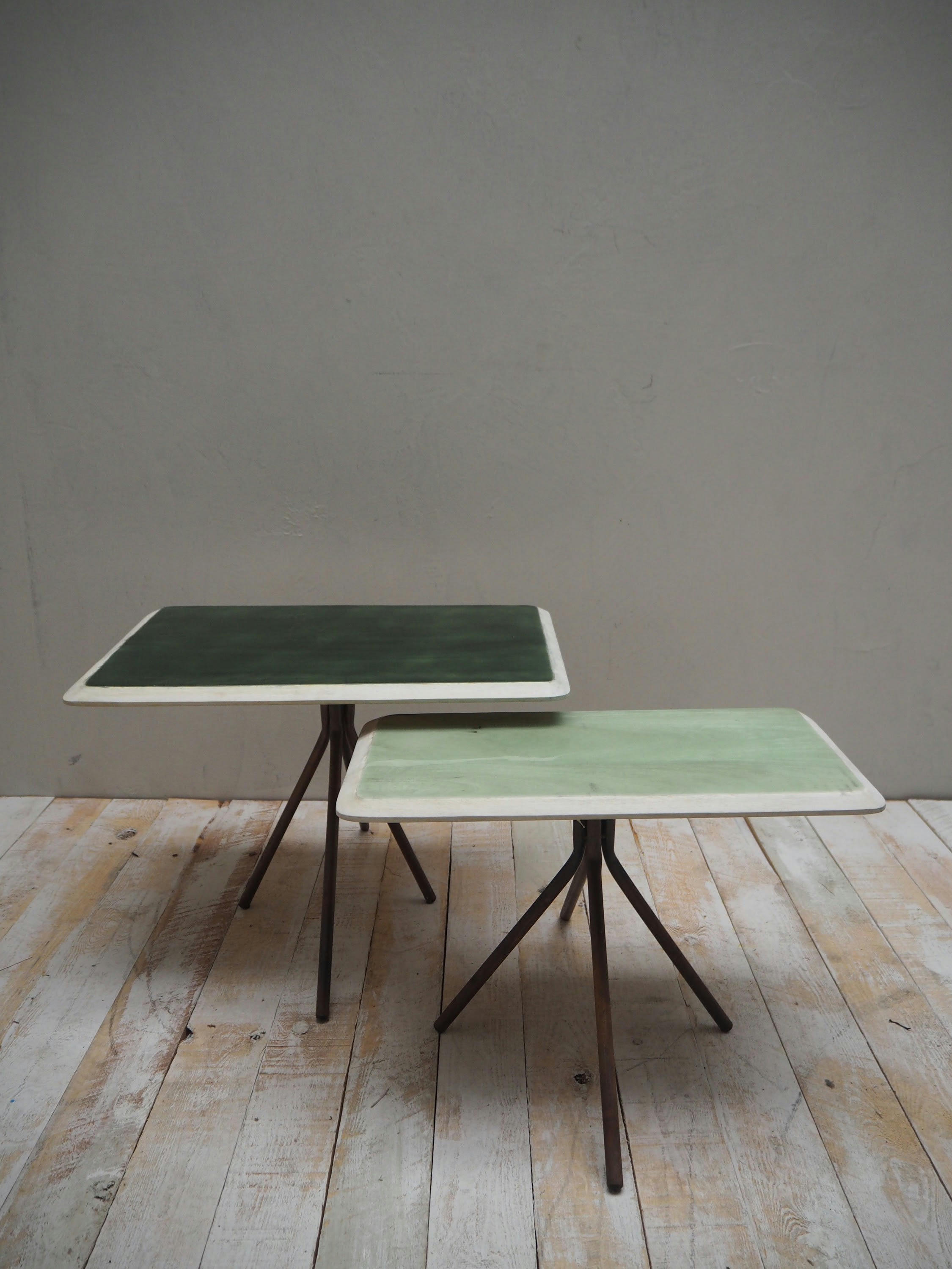 REVERIE - Set de 2 tables basses en bois laqué vert