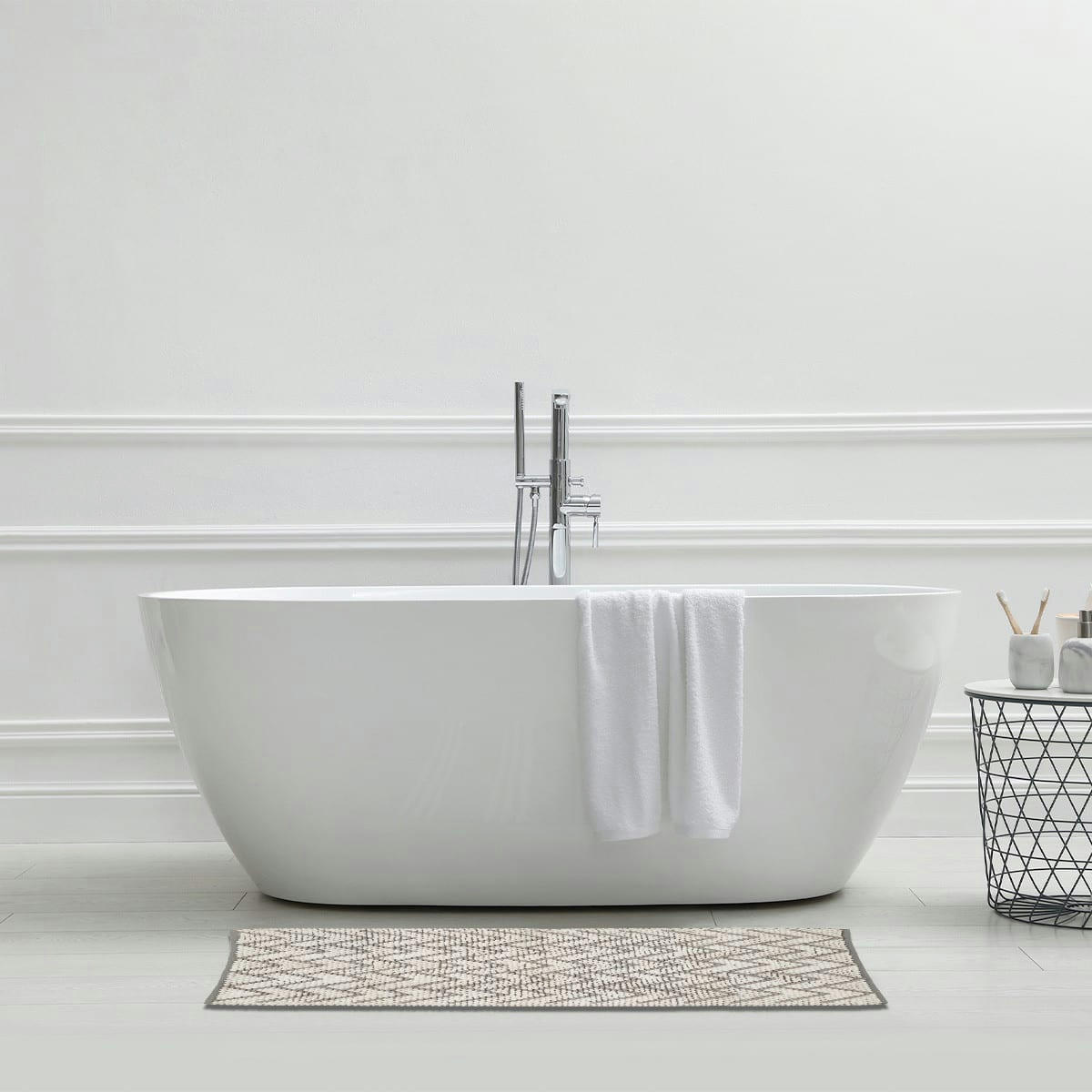 CHEVRON - Tapis de bain en polycoton fantaisie ecru et gris 60x120cm