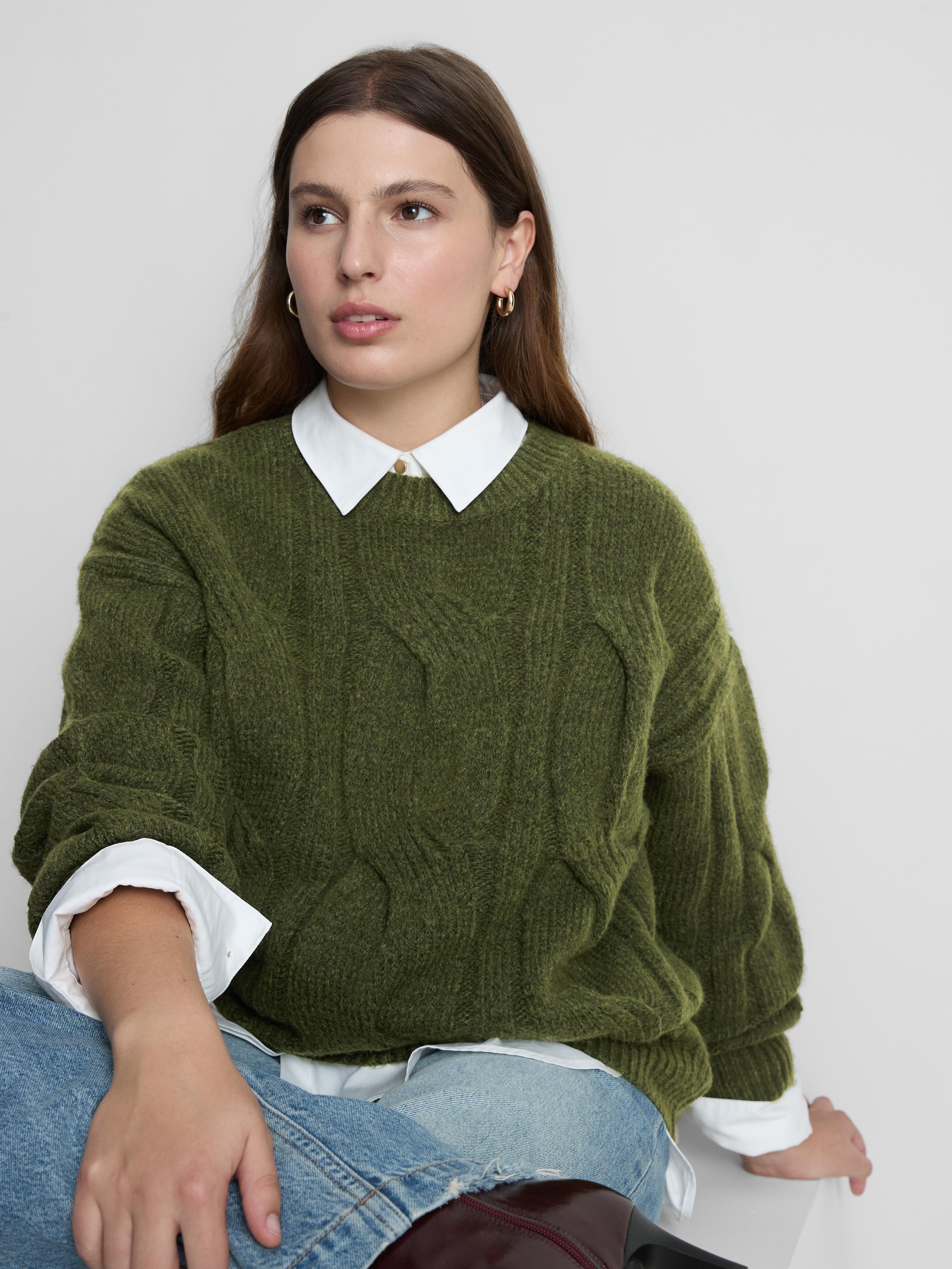 Essential Relaxed Cable Knit Sweater