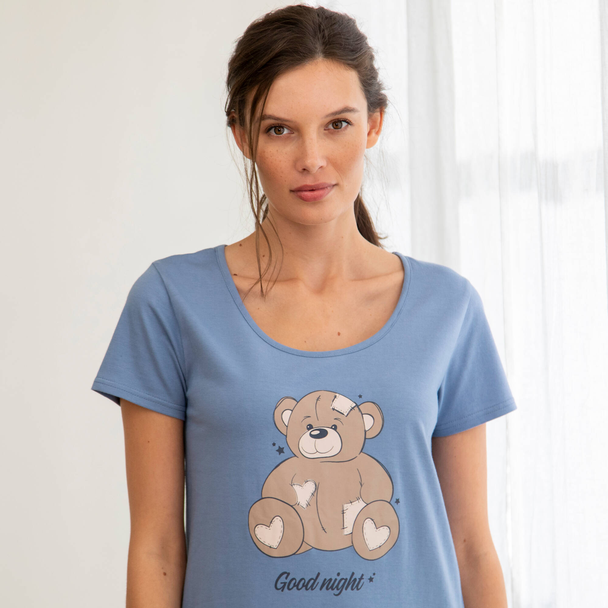 Chemise de nuit courte motif placé ourson manches courtes