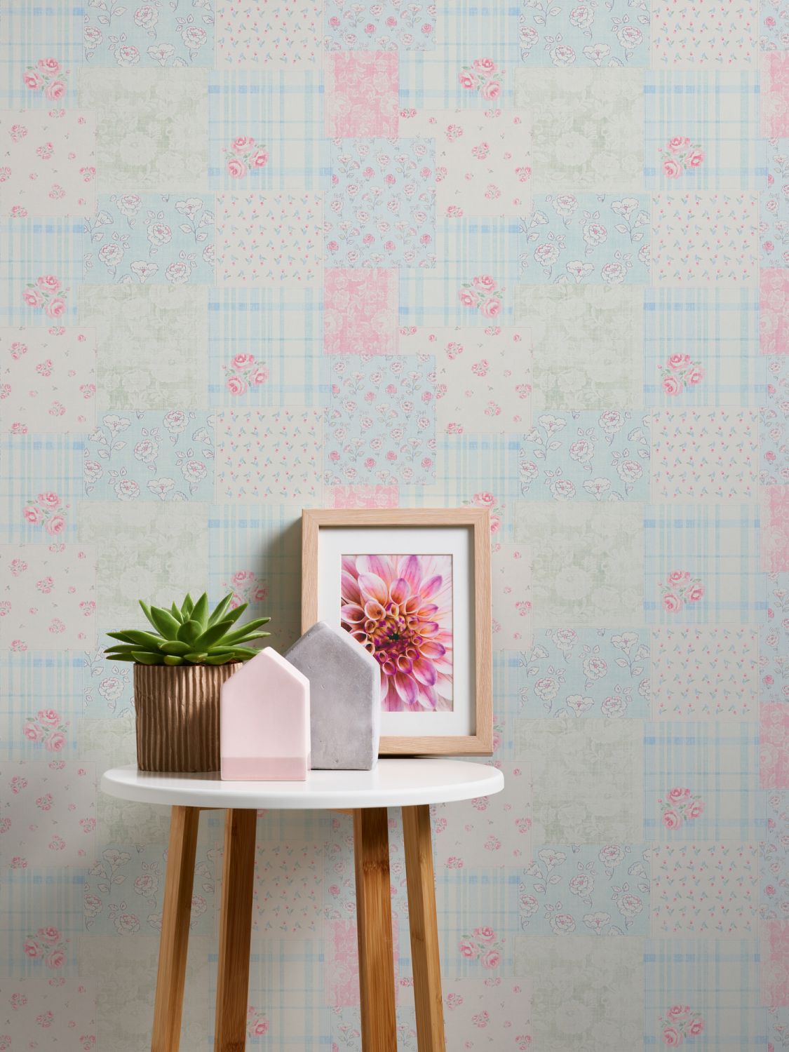 Livingwalls behang bloemmotief blauw, roze, wit en groen - 53 cm x 10.05 m - AS-390661