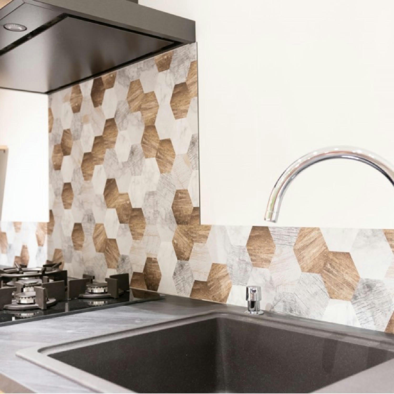 MIX AND MATCH - Crédence cuisine Fond de hotte ALU L60xH70cm Multicolore Graphique