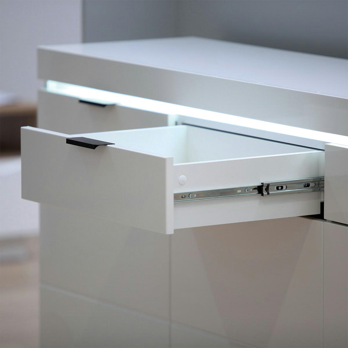 - Buffet 3 portes 3 tiroirs LED inclus stratifiés blanc