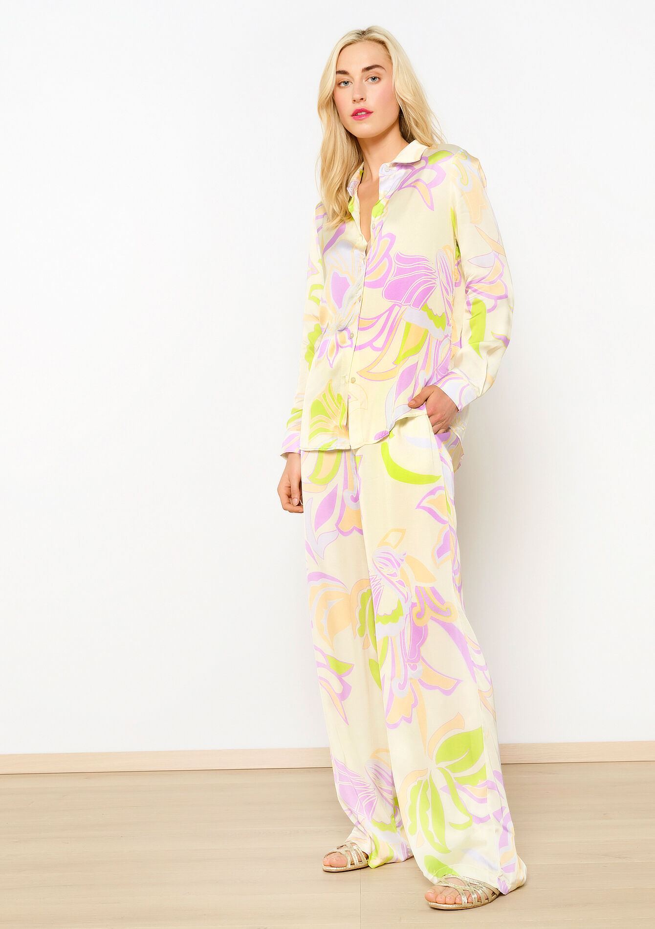 Oversized hemd met grote bloemen