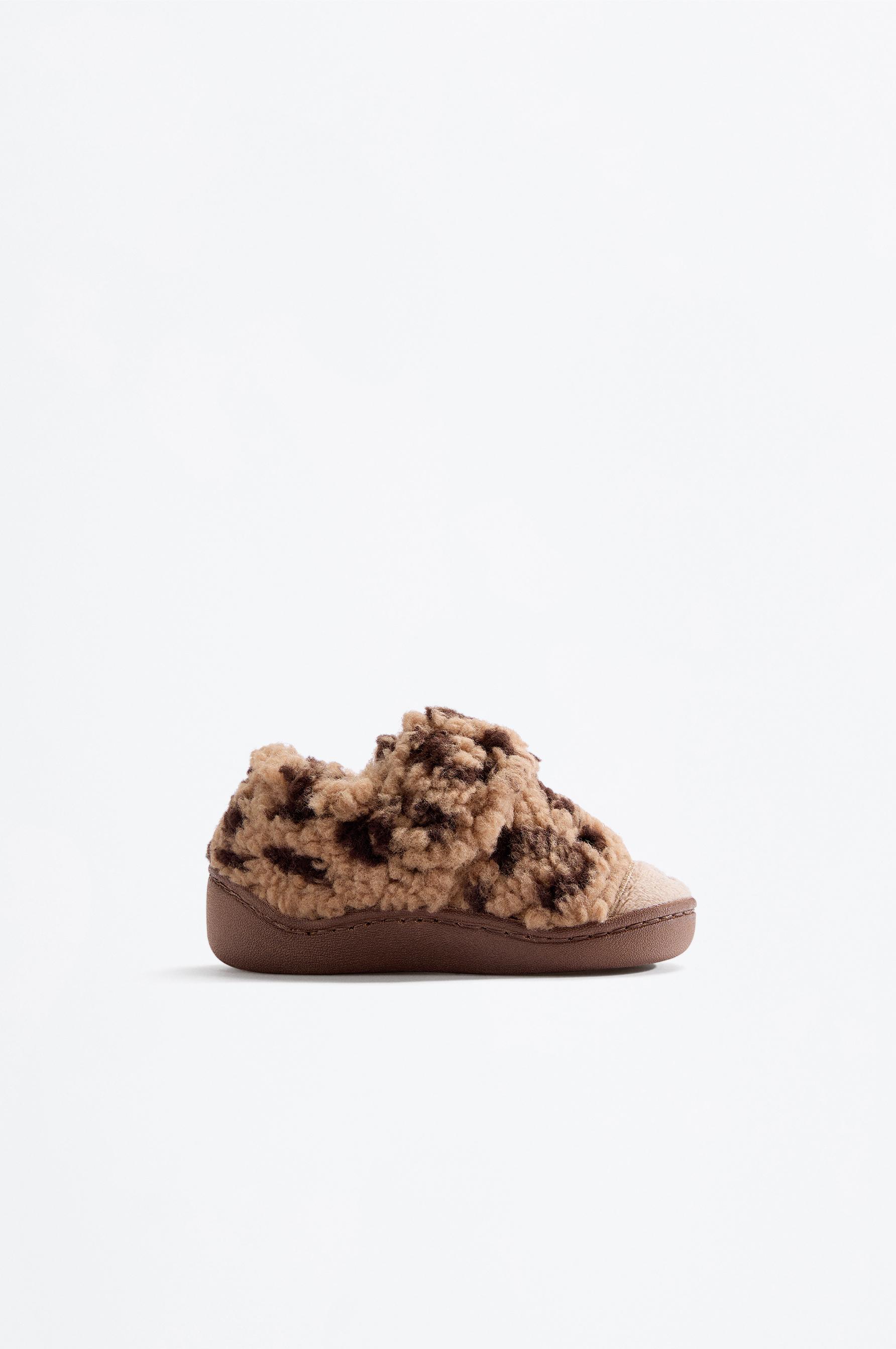 Zapatilla de casa osito