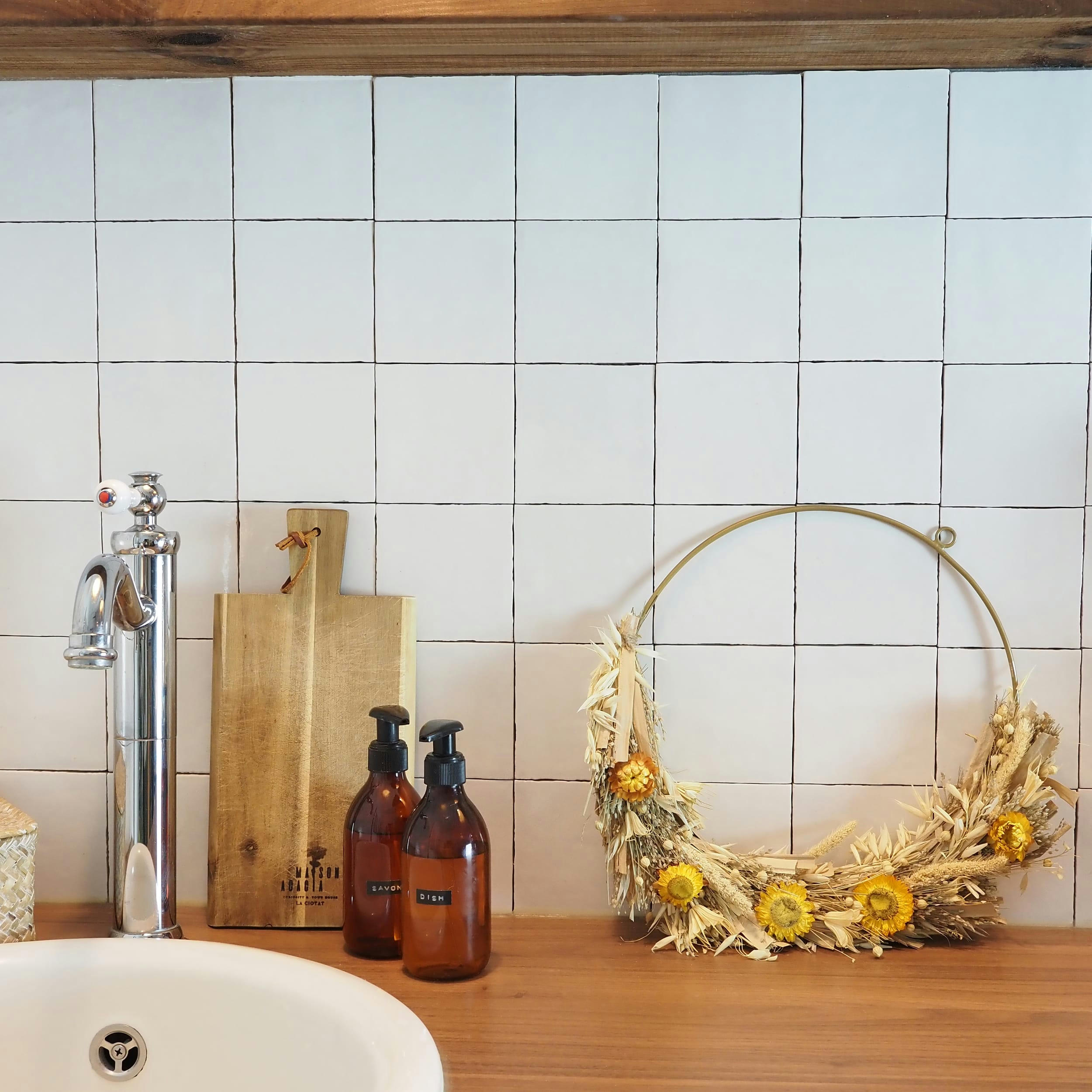 - Couronne de fleurs séchées avec mini tournesols D35cm