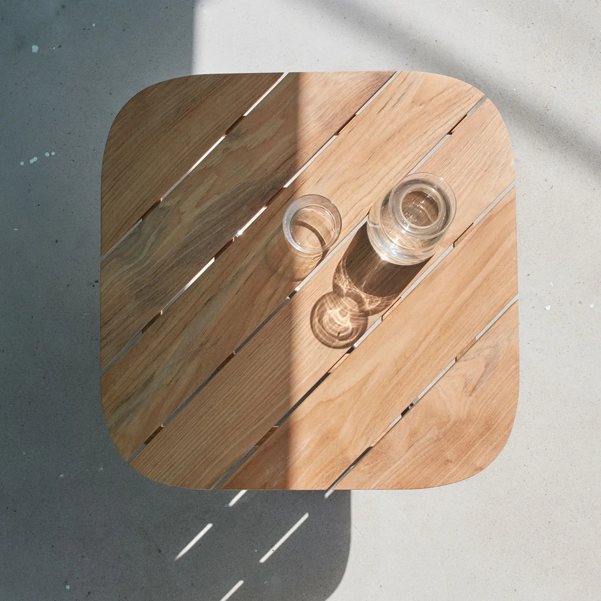 Fritz Hansen - Skagerak Lilium Lounge Tisch 60 x 60 cm, Teak / Edelstahl