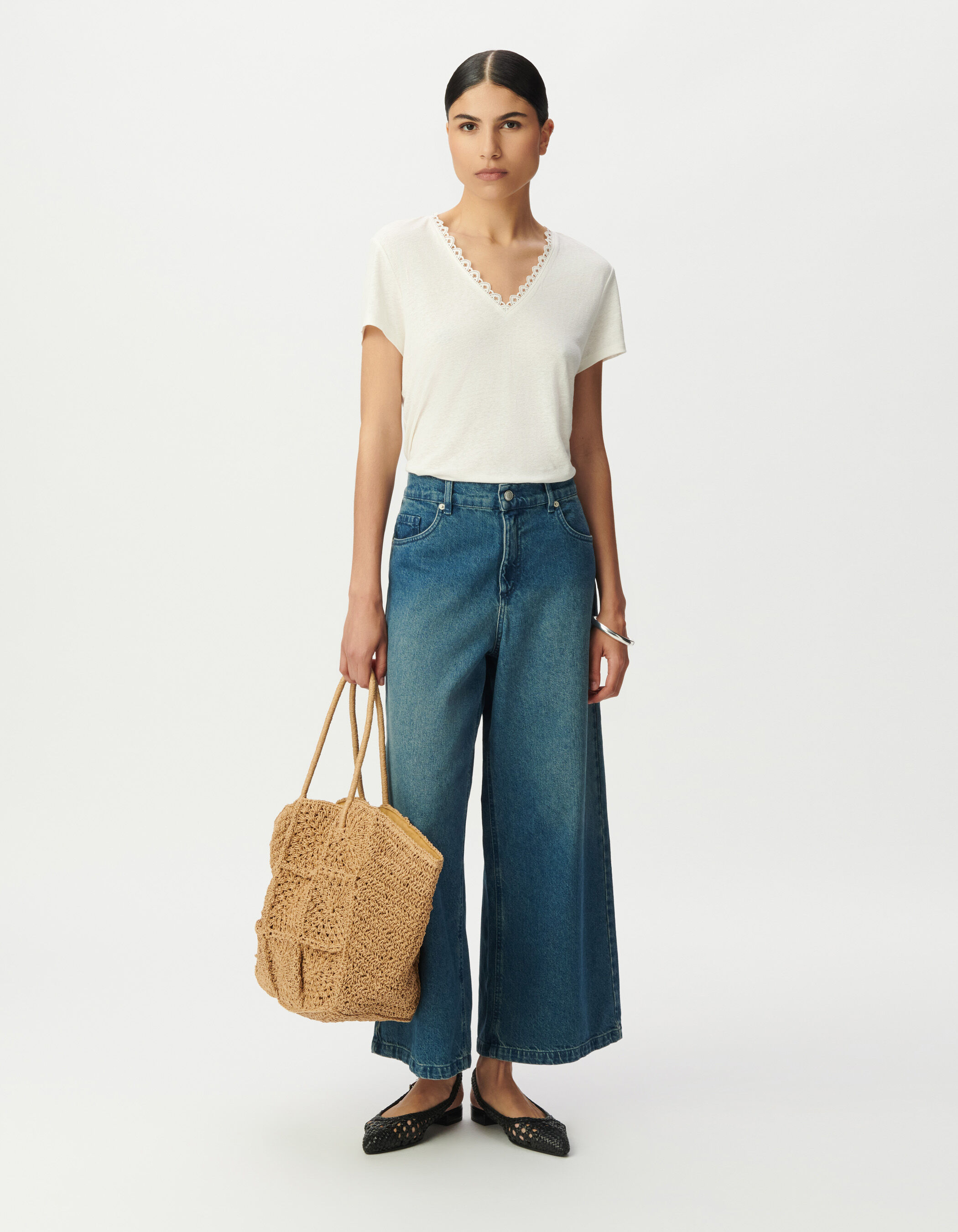 Tee-shirt blanc encolure V devant et dos