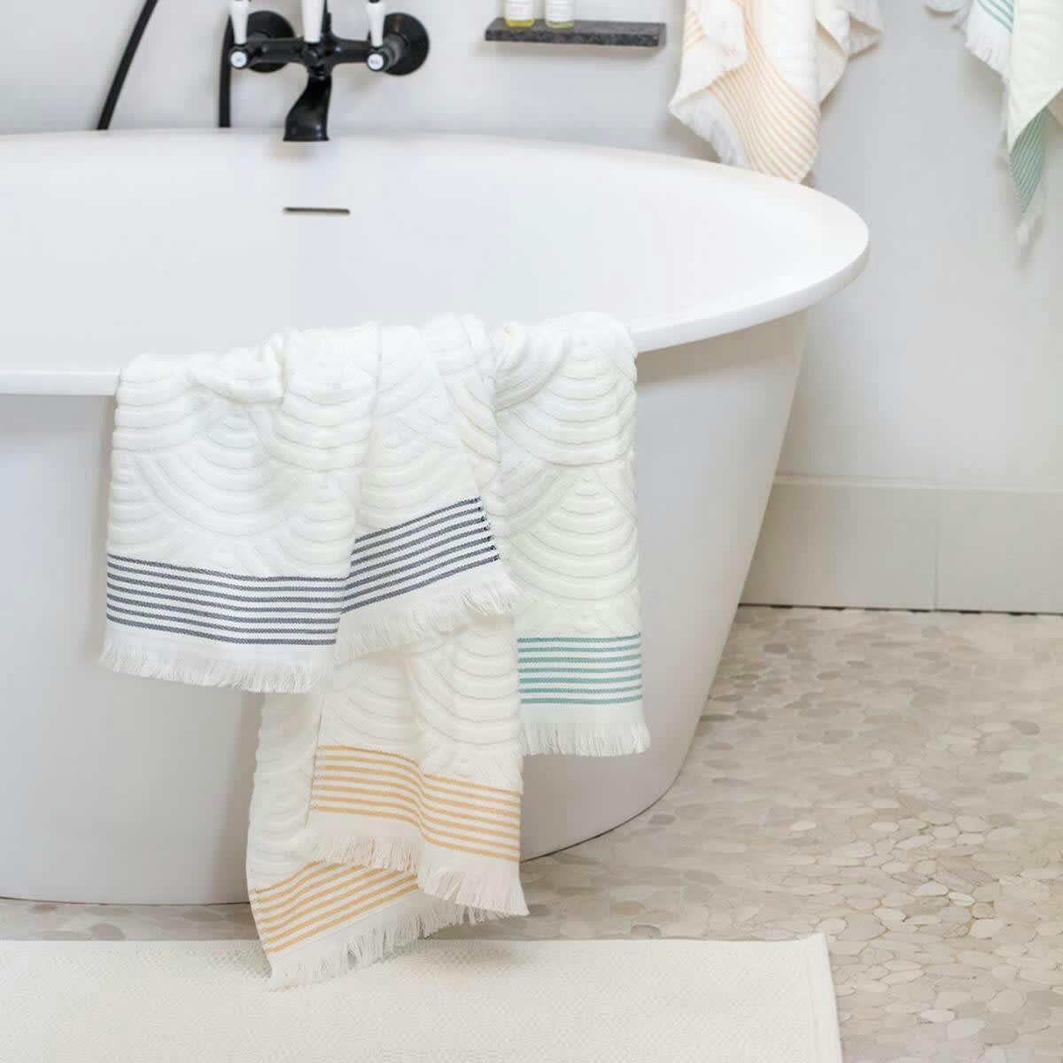 ARTEA - Drap de douche Ecru Rouge Coton 70x130 cm