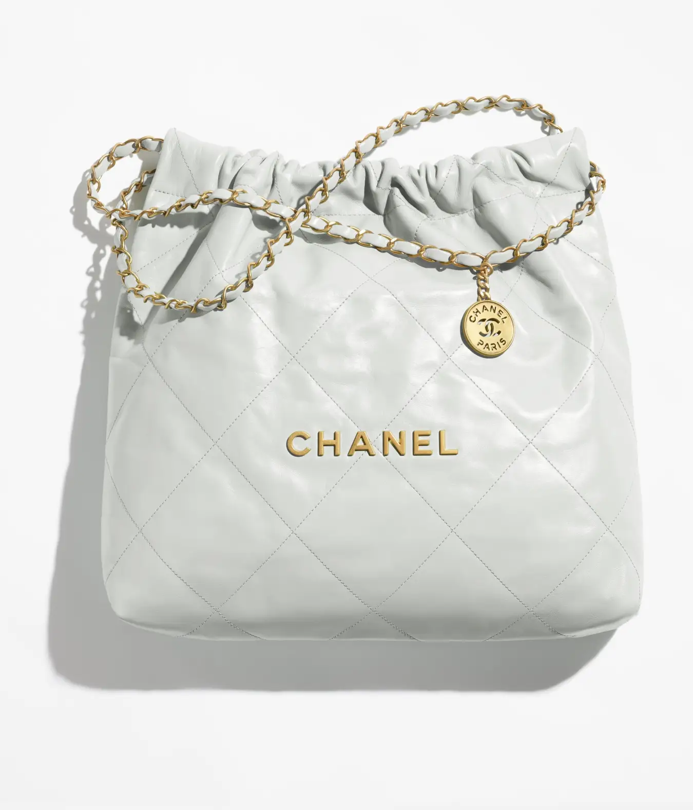 CHANEL 22 HANDBAG Shiny Calfskin & Gold-Tone Metal Light white/cream