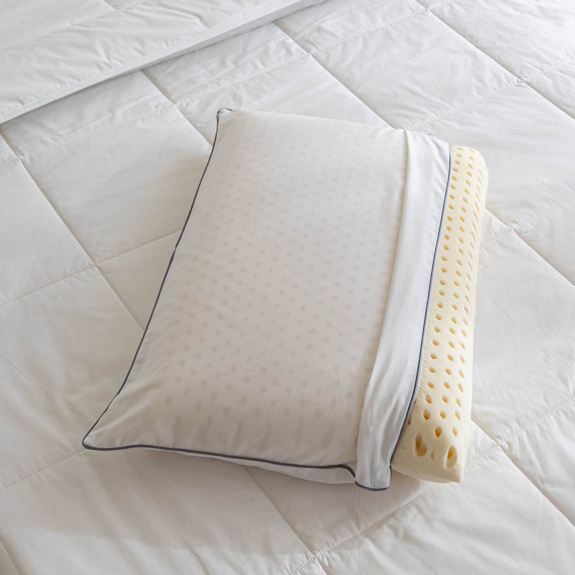 Oreiller latex ergonomique micro-perforé forme savon