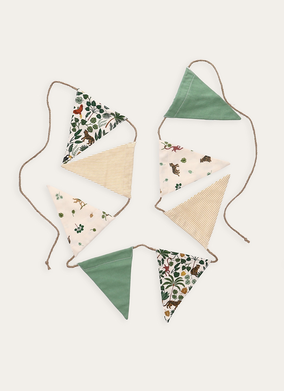 GUIRLANDE DE FANIONS MOTIFS JUNGLE MULTICOLORE