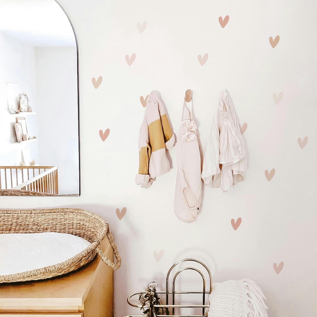 RAINBOWS3 - Stickers mureaux en vinyle petits coeurs rose et beige