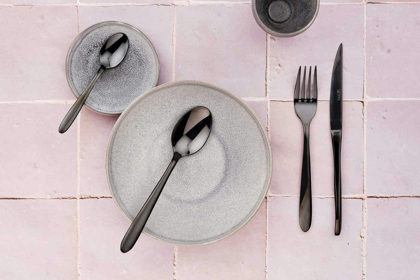 NUDE - Lot de 24 couverts de table en inox noir