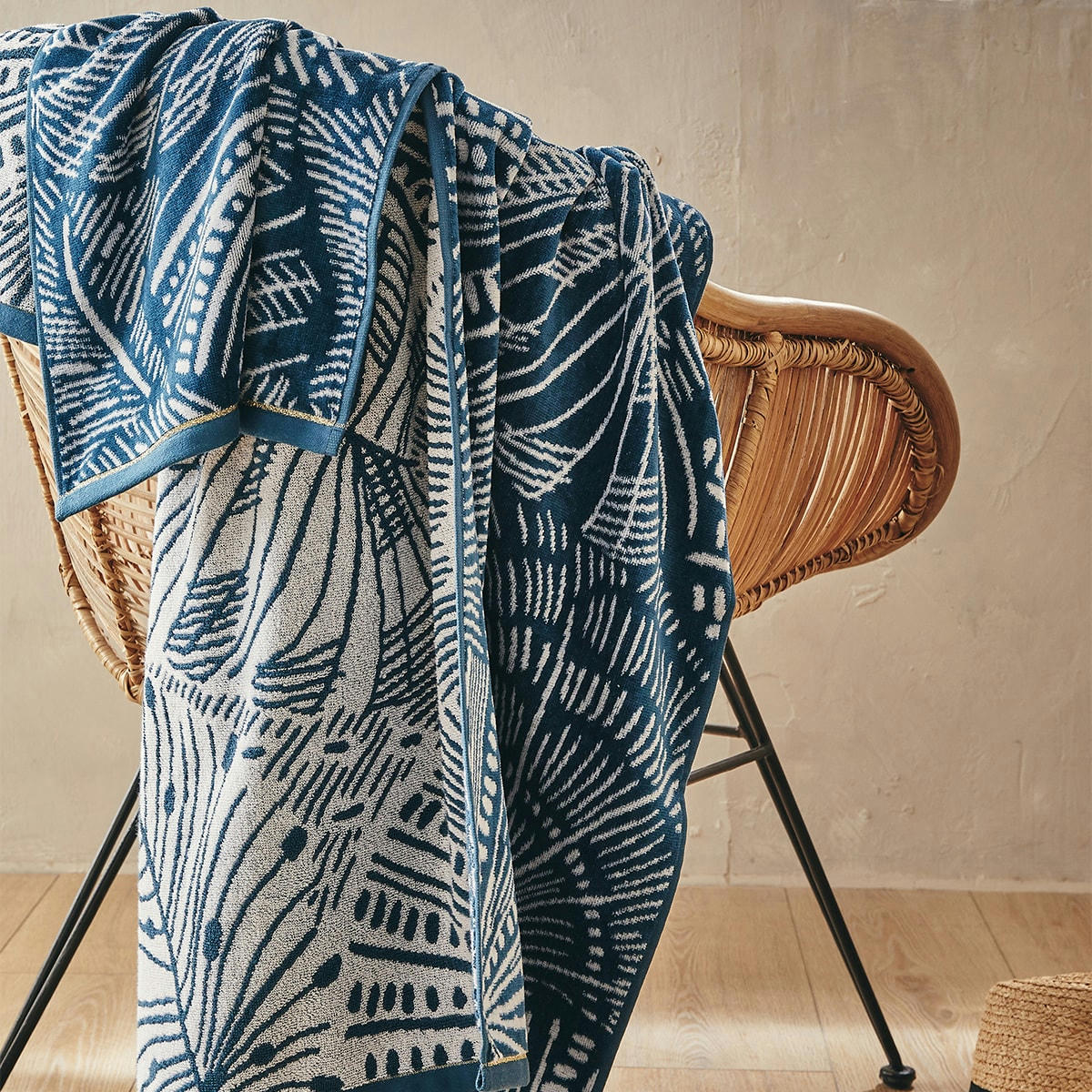 BORNEO - Drap de plage en coton bleu 100x180