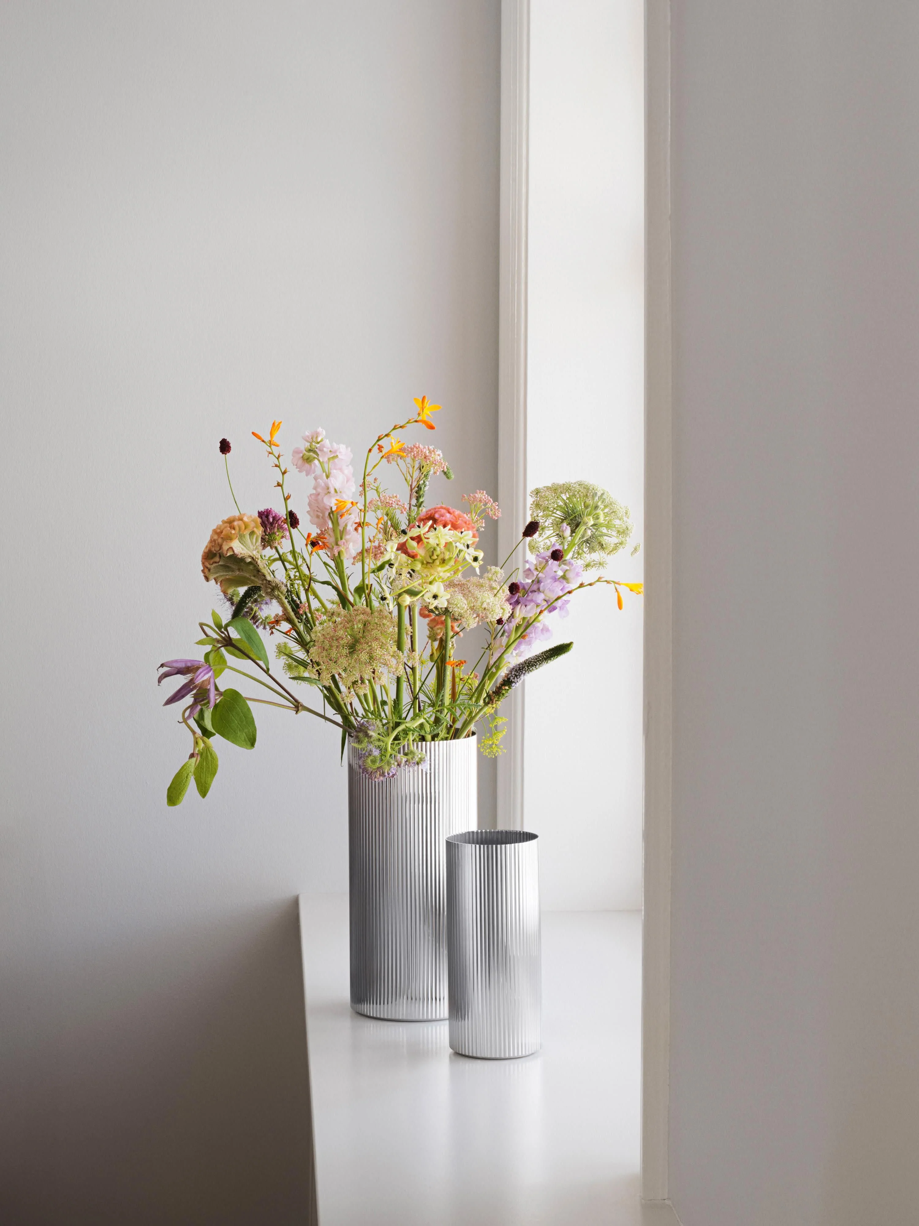 Edelstahl-Vase Bernadotte mit Rillenstruktur, H 26 cm