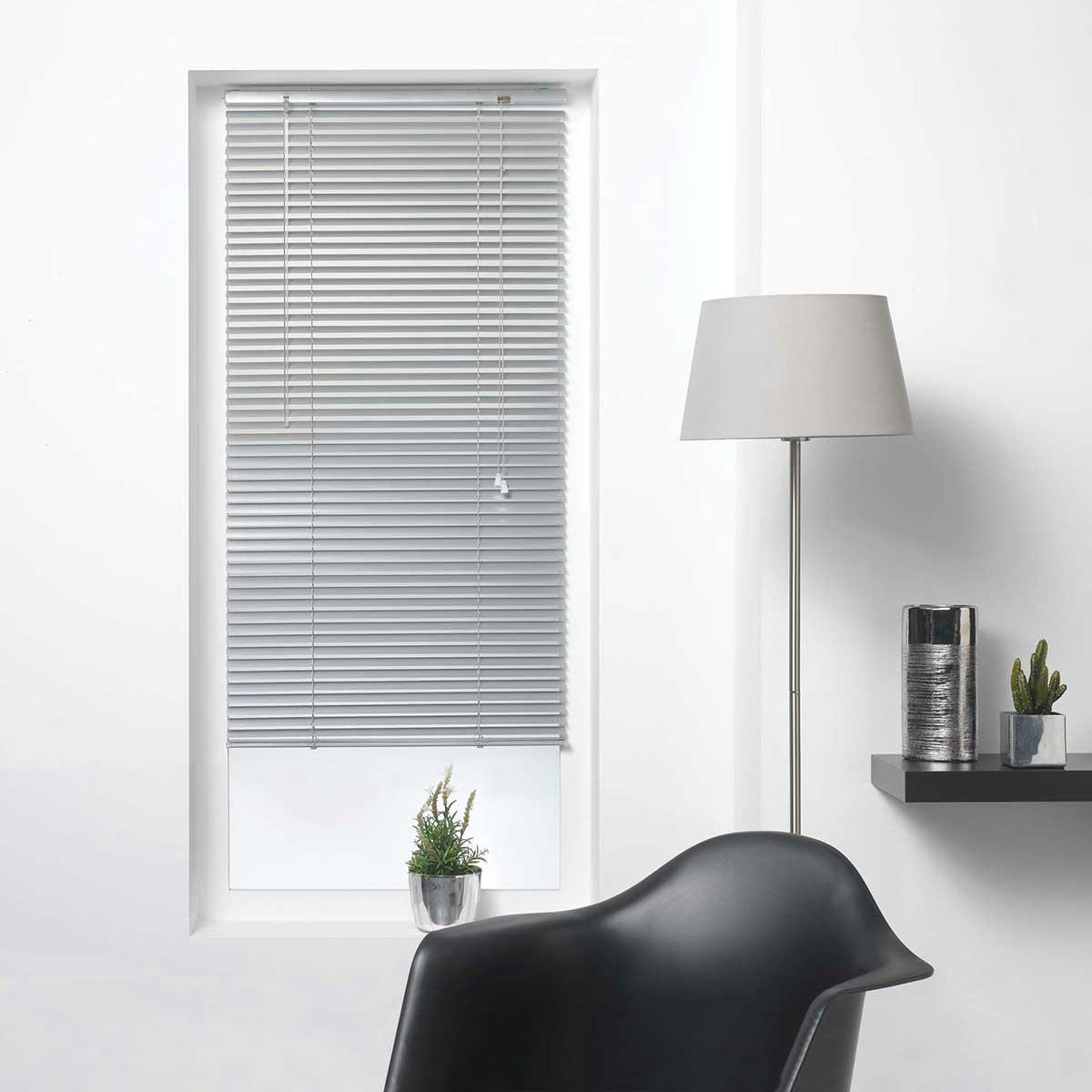 - Store vénitien à lamelles aluminium argent 130x60cm