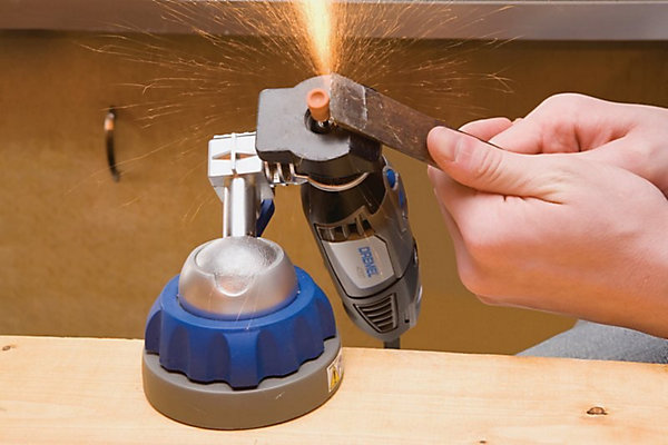 Meule à rectifier en oxyde d'aluminium Dremel 8153, 3 pièces