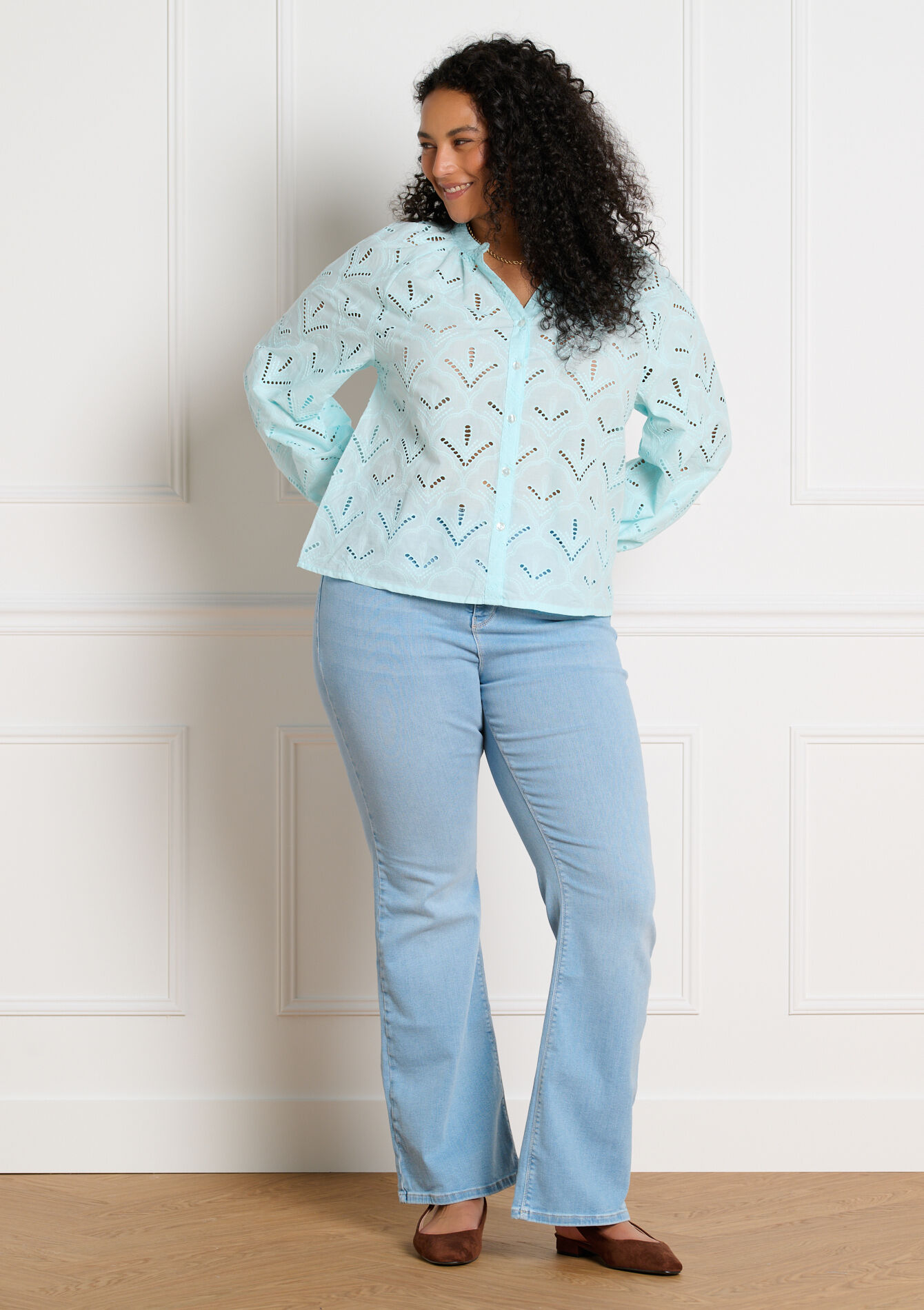 Luchtige blouse met ajourdetails