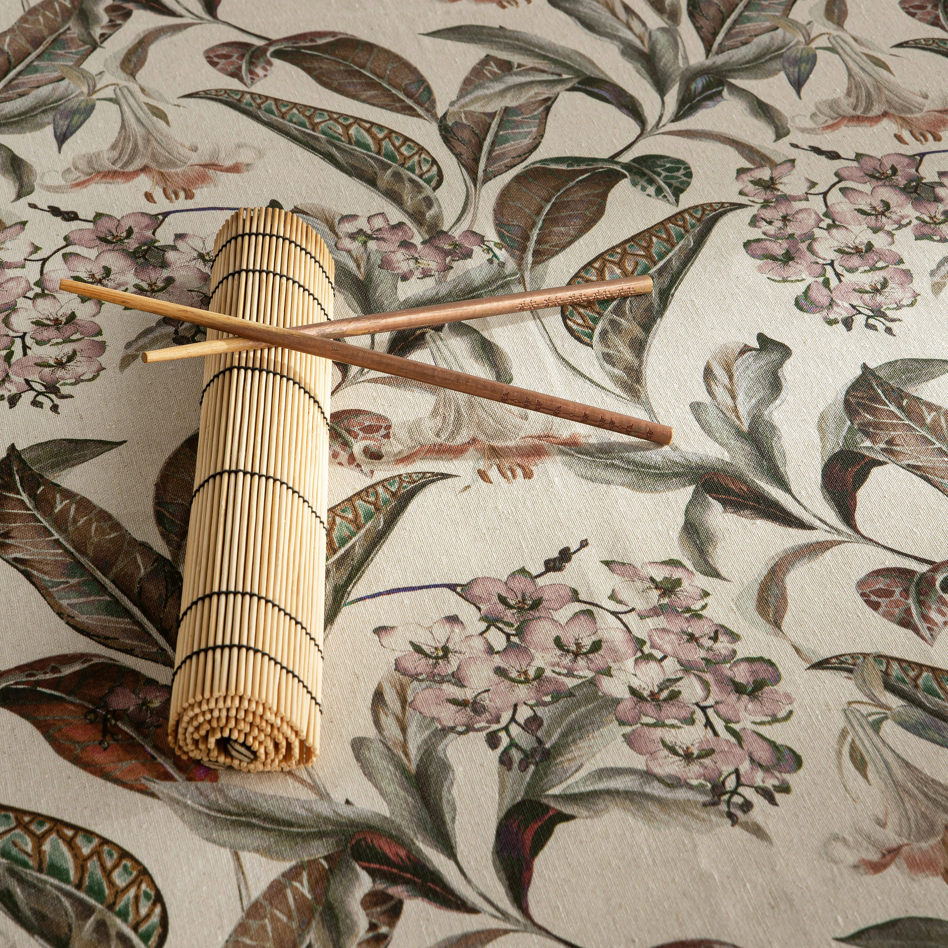 HELISE NATURAL - Nappe en lin antitâche imprimée floral brun 140x140 cm