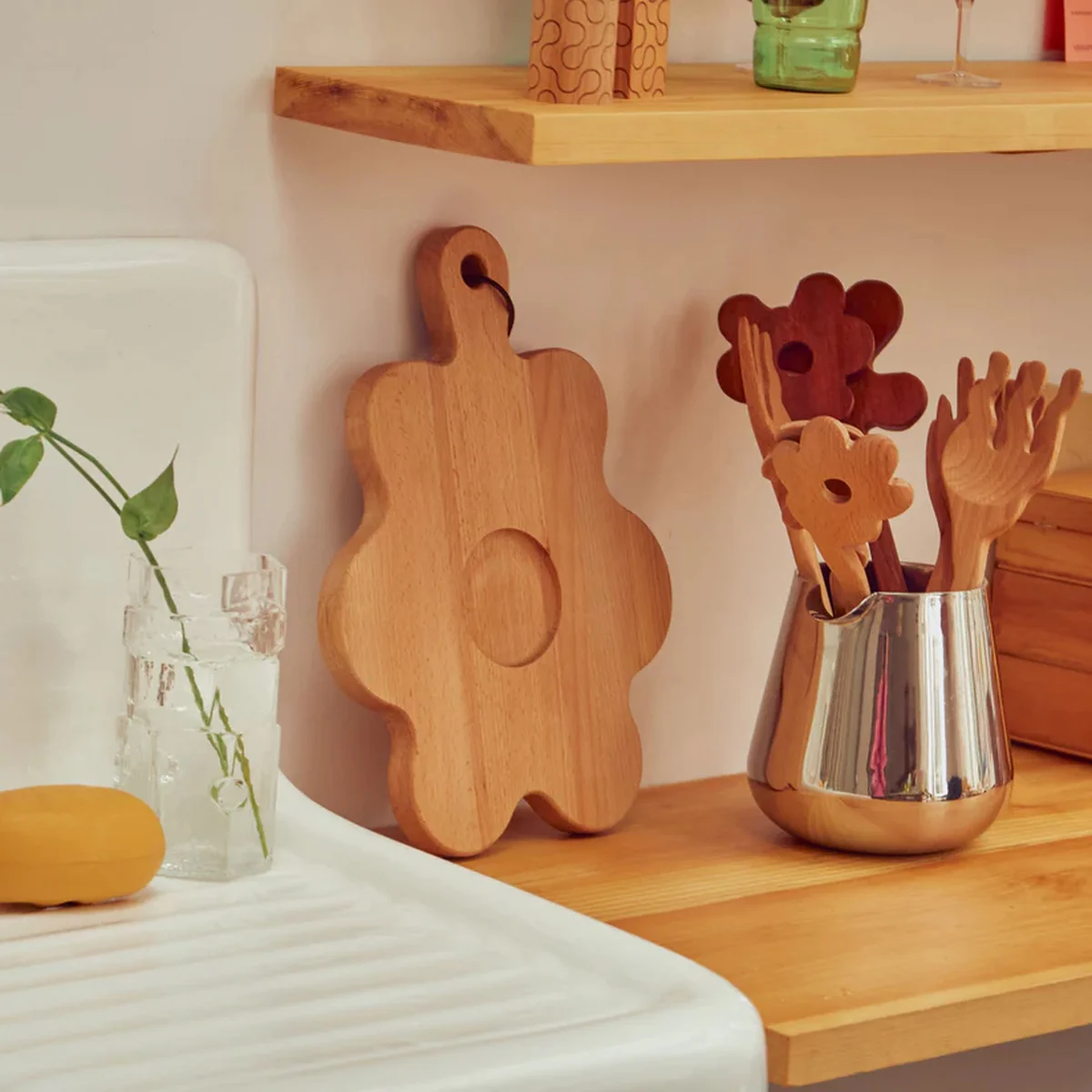 Areaware - Serving Friends Holzschneidebrett, Buche natur