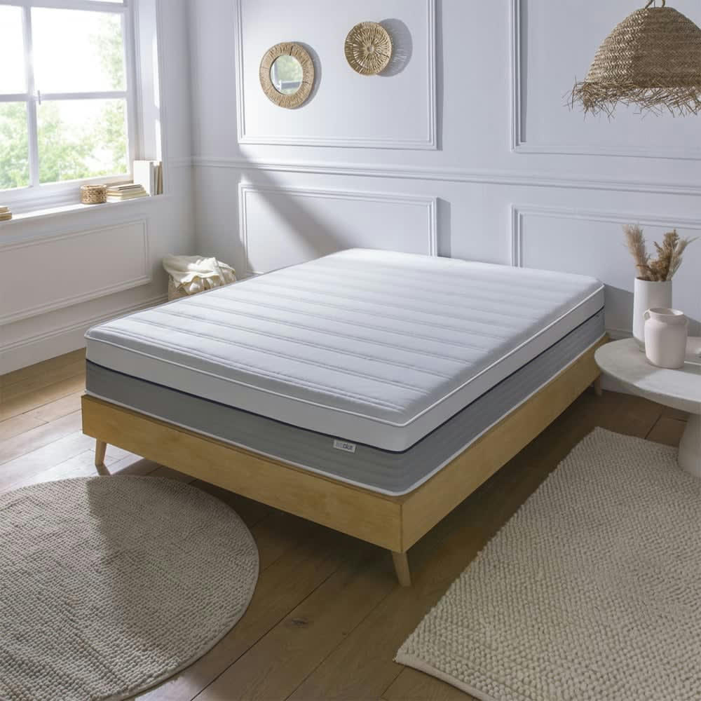 - Matelas roulé mousse confort ferme 140x190cm