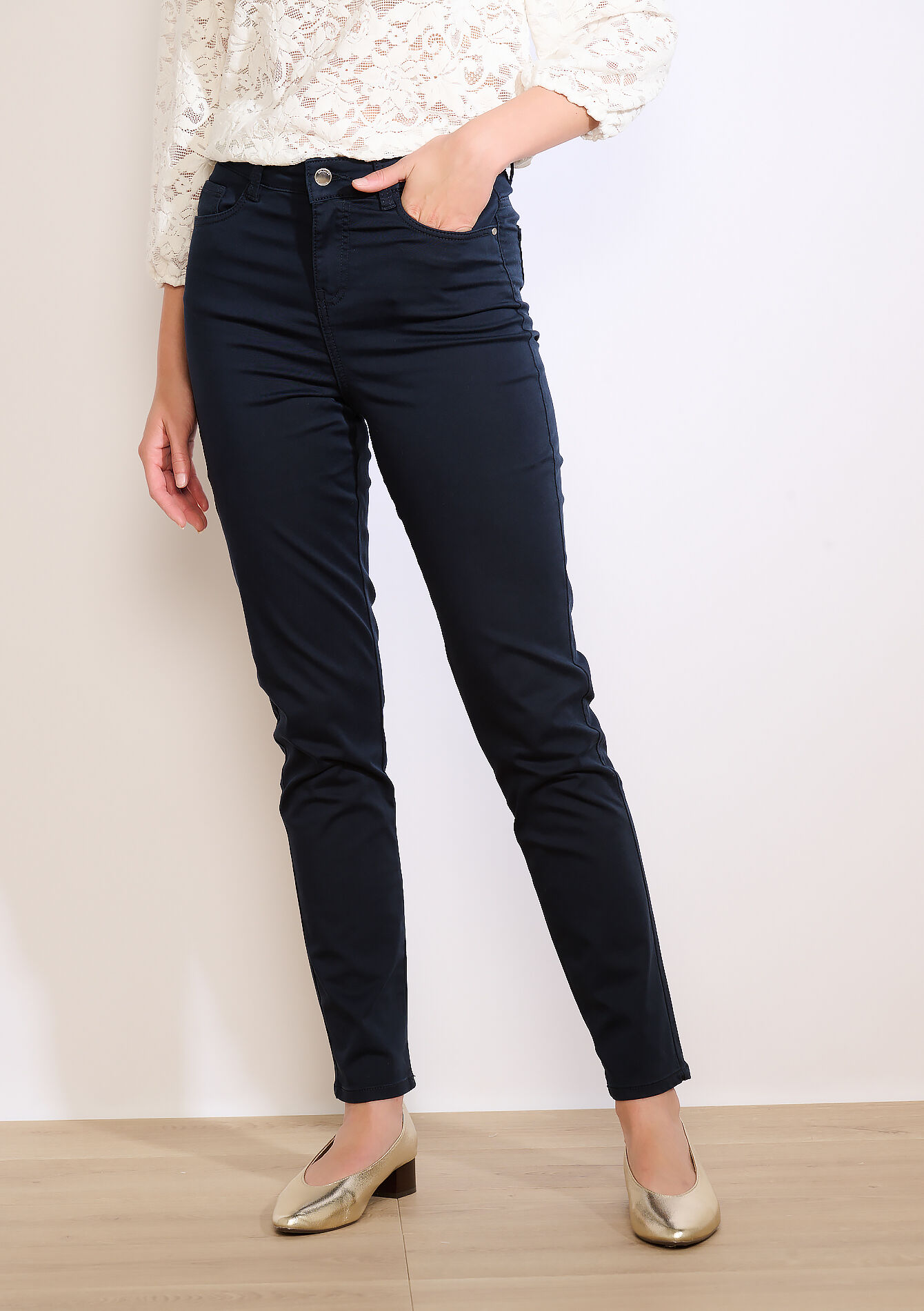 Slim fit broek met hoge taille