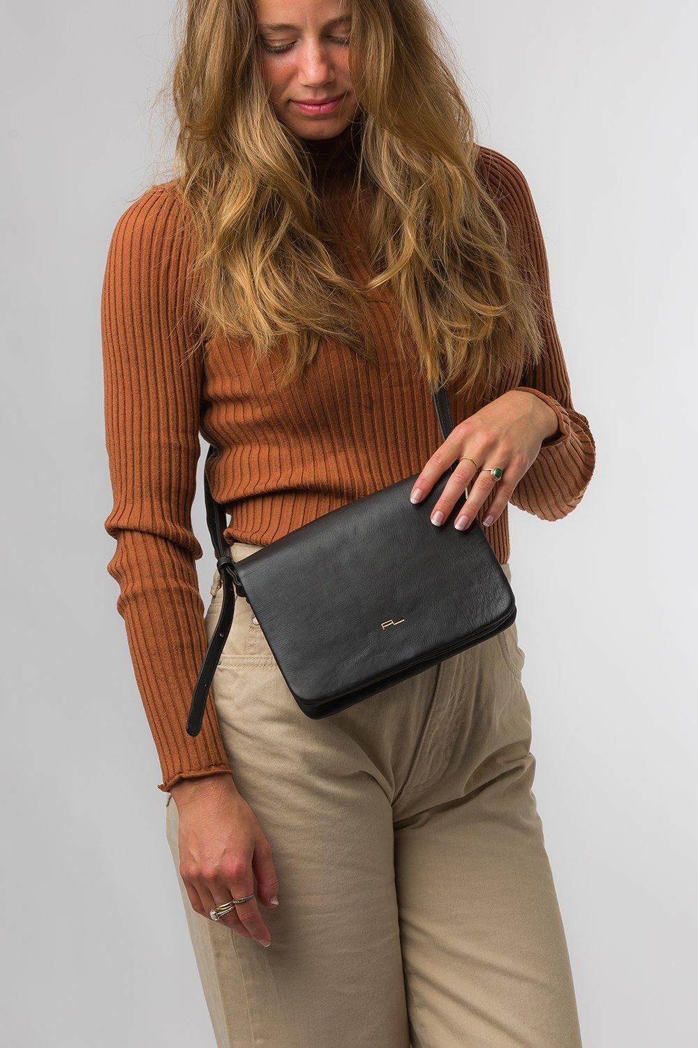 Pure Luxuries London Ella' Nappa Leather Cross Body Bag