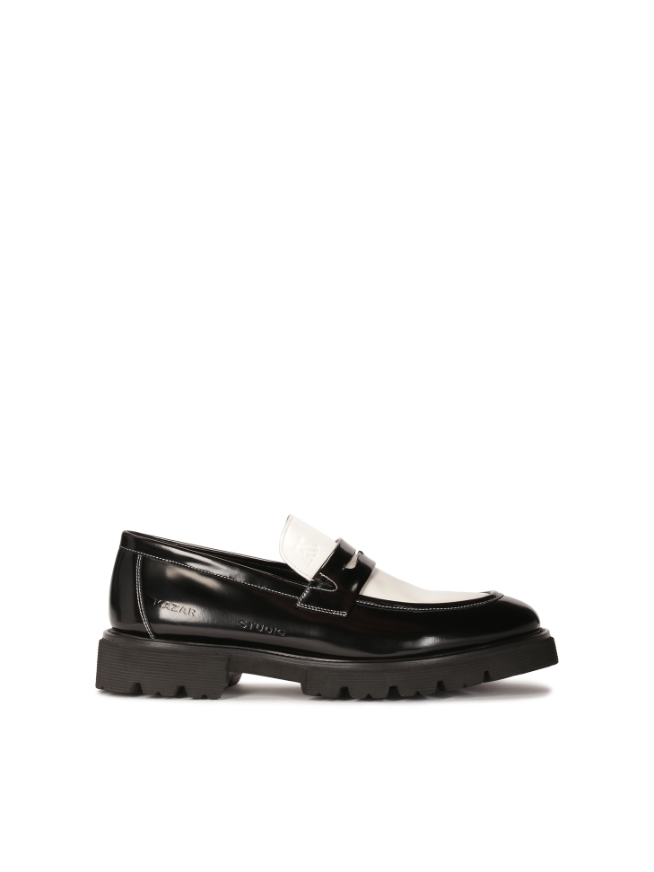Slip-on two-tone patent leather loafers