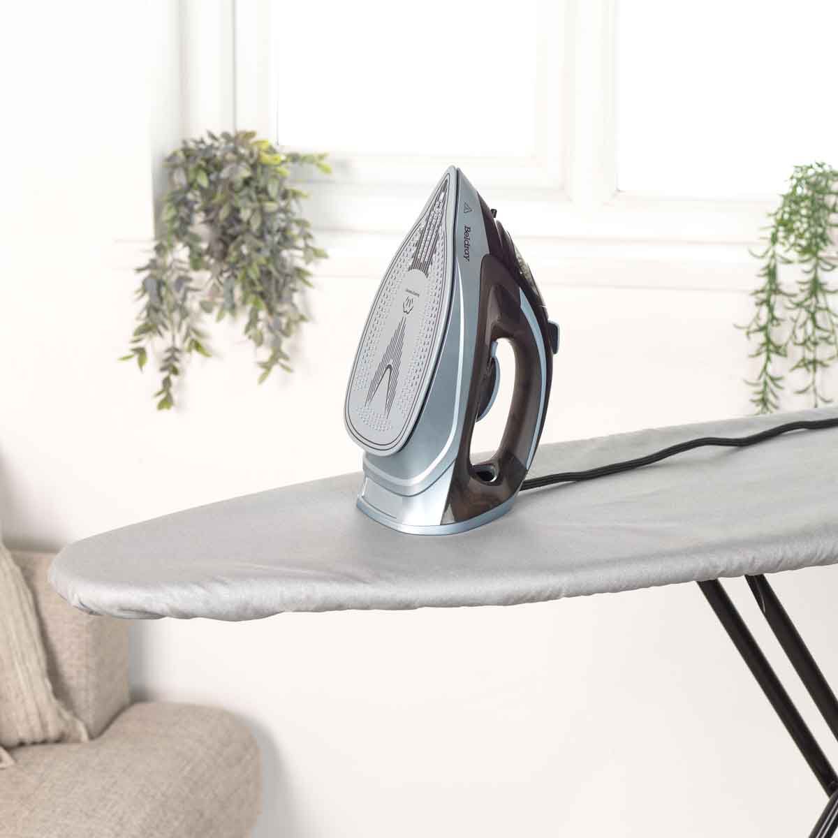Ferro a vapor com fio BELDRAY3200w
