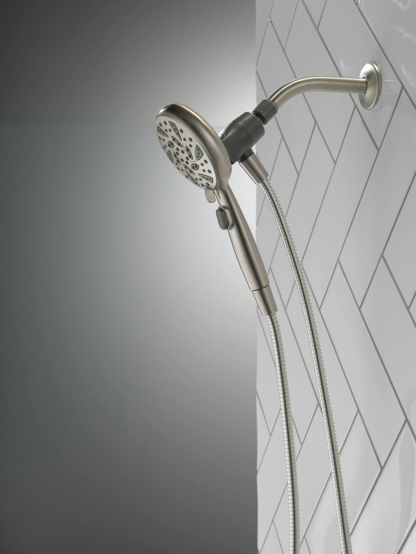 Delta  MagnaTite® Magnetic Suredoc Shower Head with Touch-Clean®, Chrome