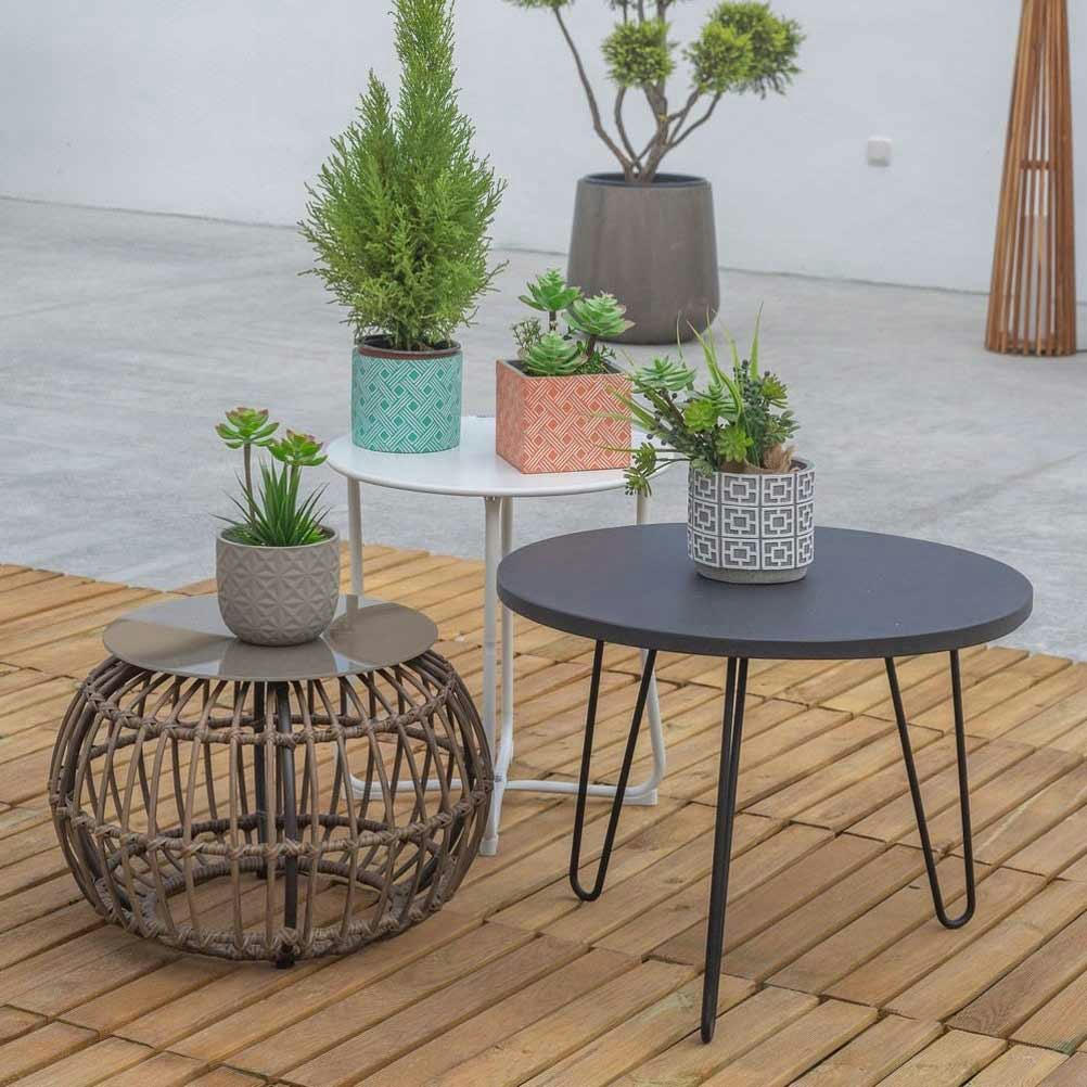 - Cache pot en ciment gris foncé
