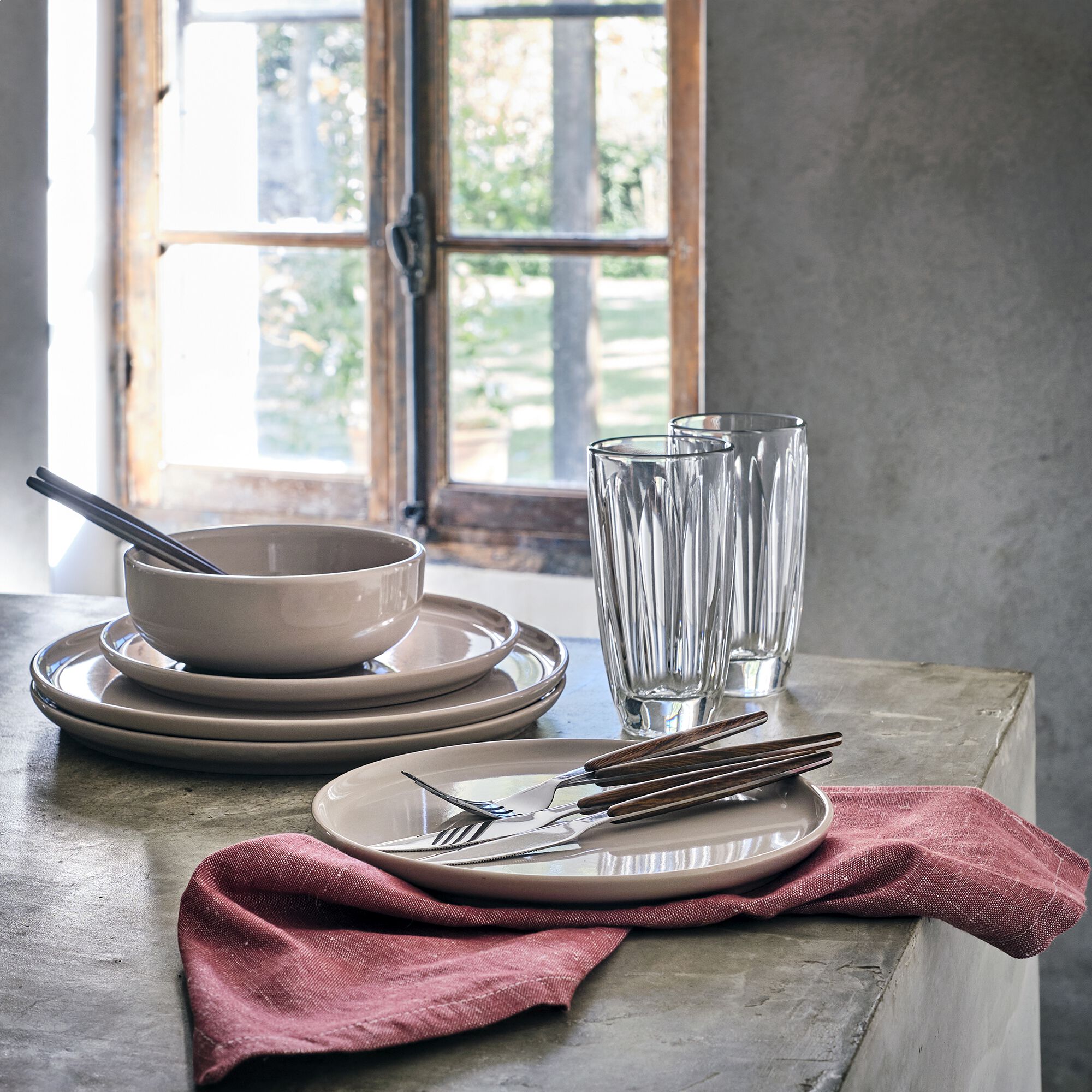 SELMA - Assiette plate en faïence D28cm - beige alpilles
