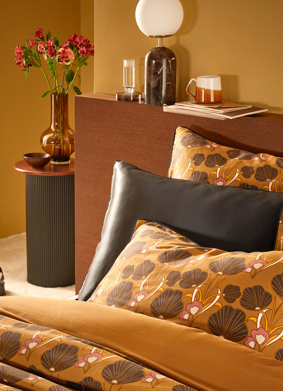 VASE EN VERRE FAIT MAIN ROMEO AMBRE