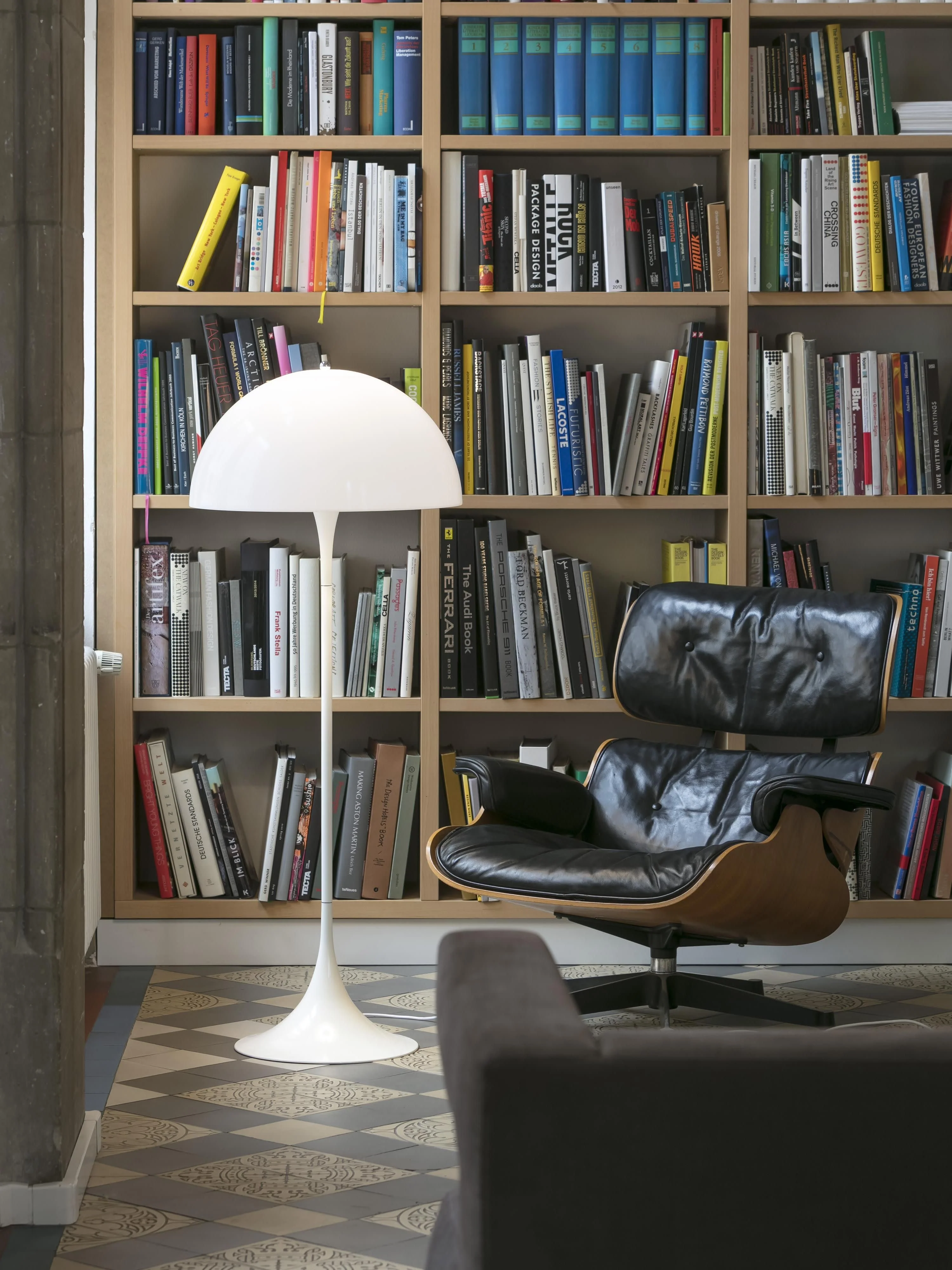 Kleine Stehlampe Panthella, Design Verner Panton