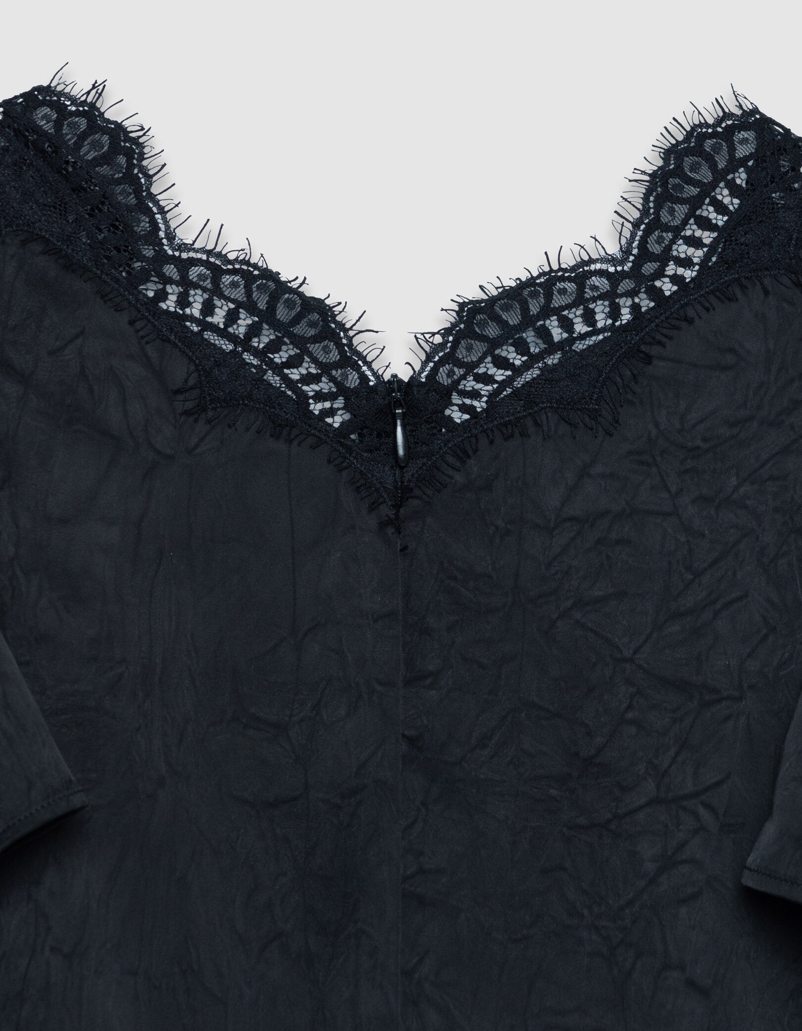 Robe longue noire satinée froissée détails dentelle Femme