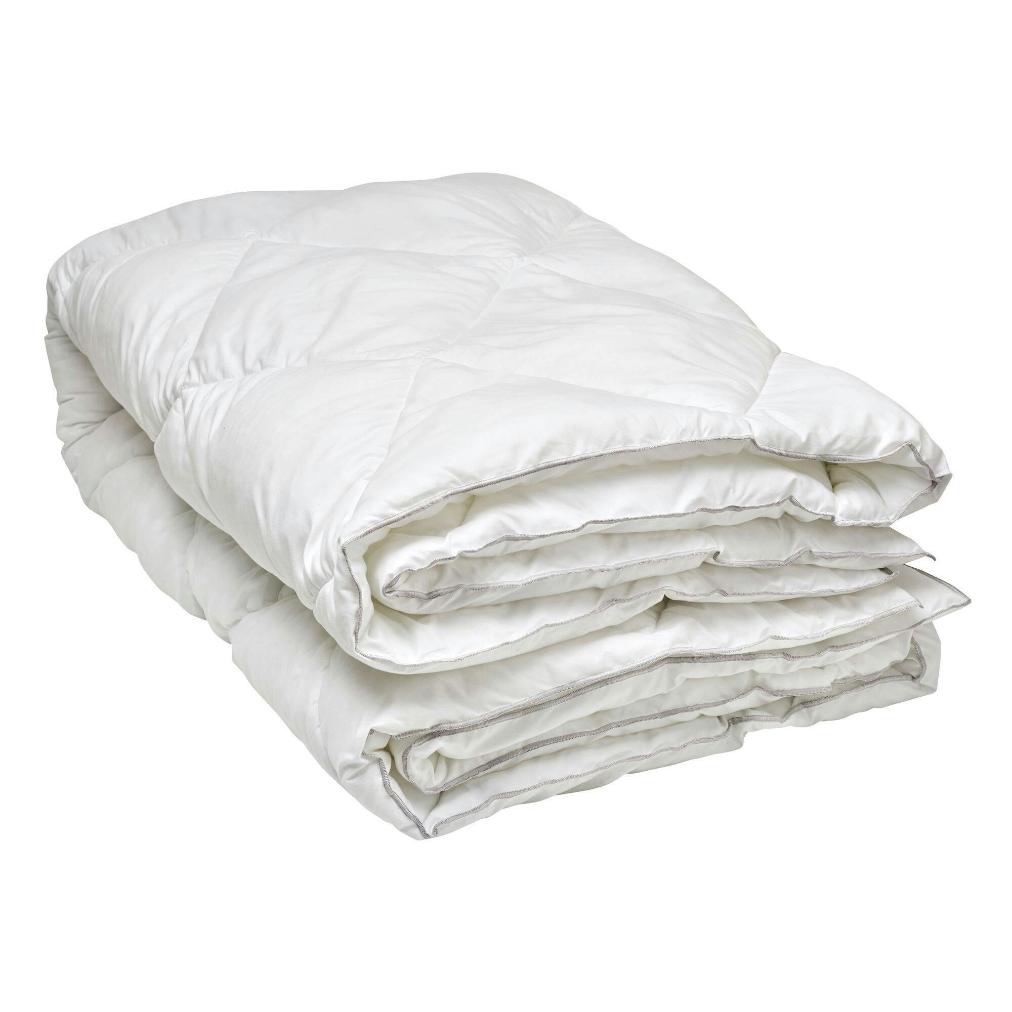 GUILLAUME - Couette en Polyester 4 saisons 240 x 220 cm