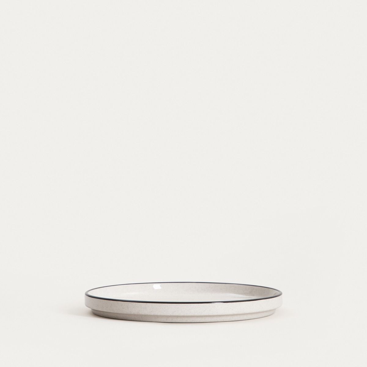 Talerz AZRA deserowy z czarnym rantem 20 cm