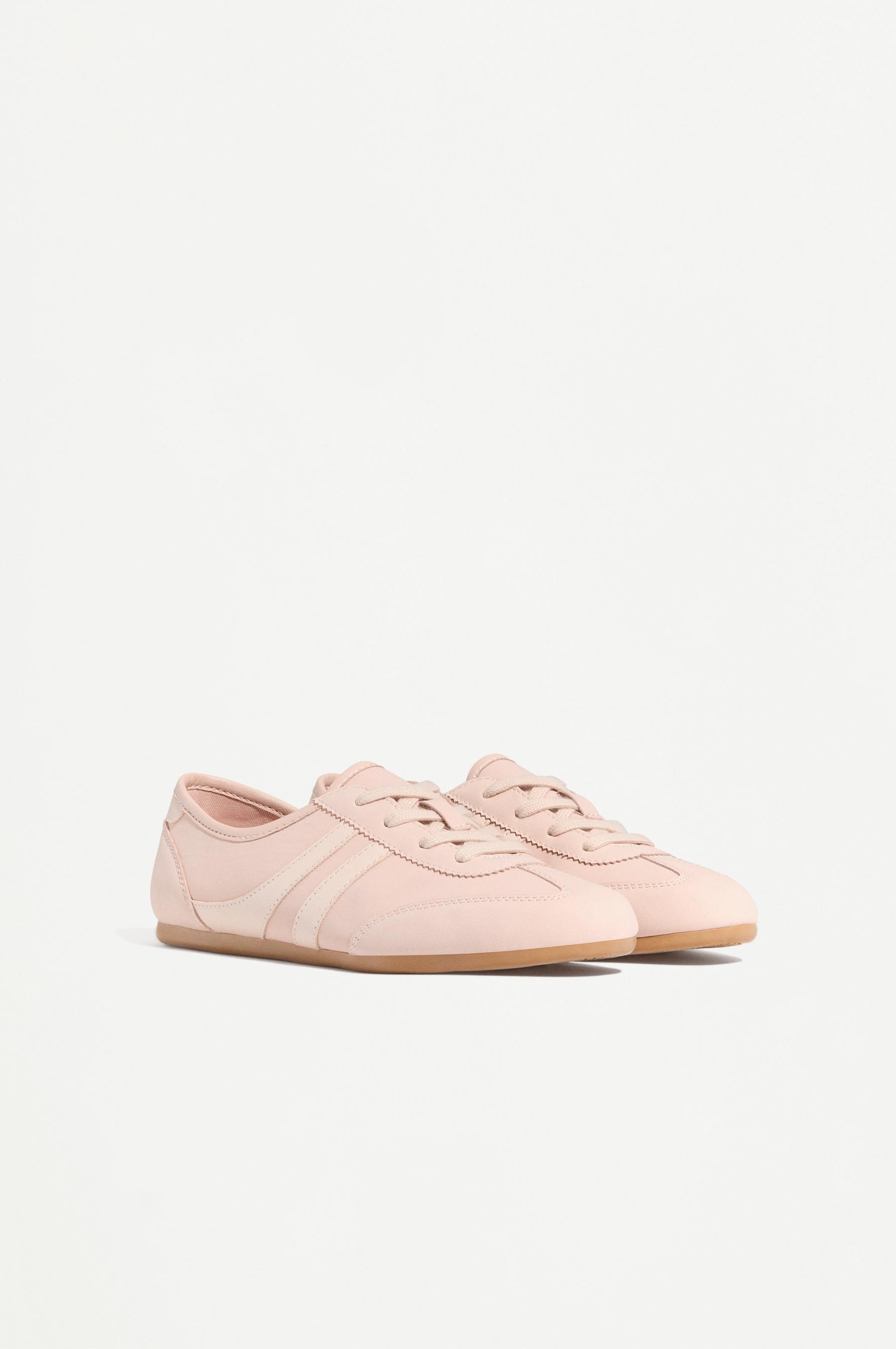 Zapatill detalle lateral