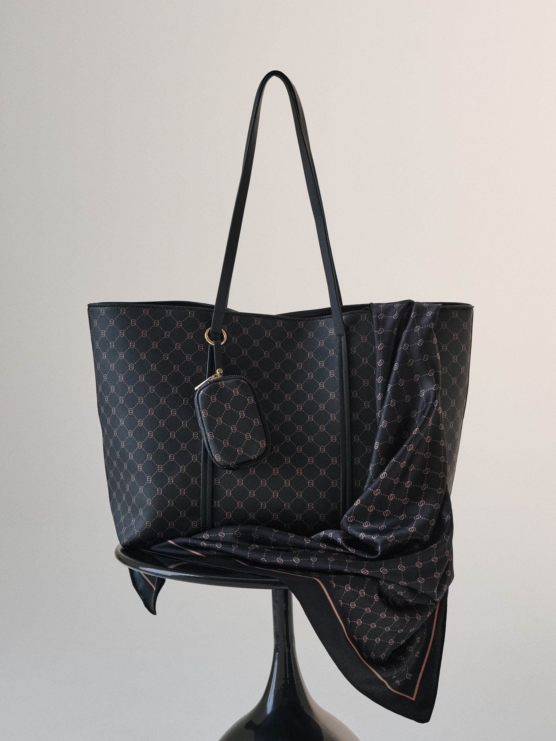 Duża torba tote w monogram z portfelem