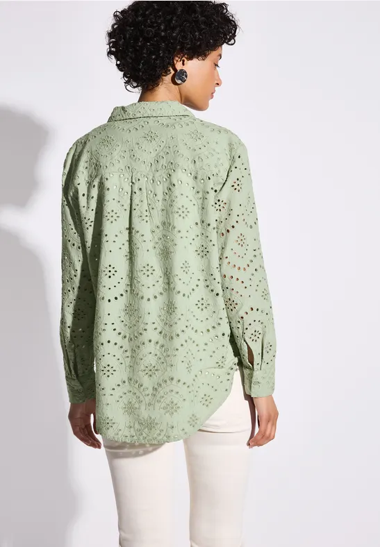 Hemdbluse mit Lochstickerei